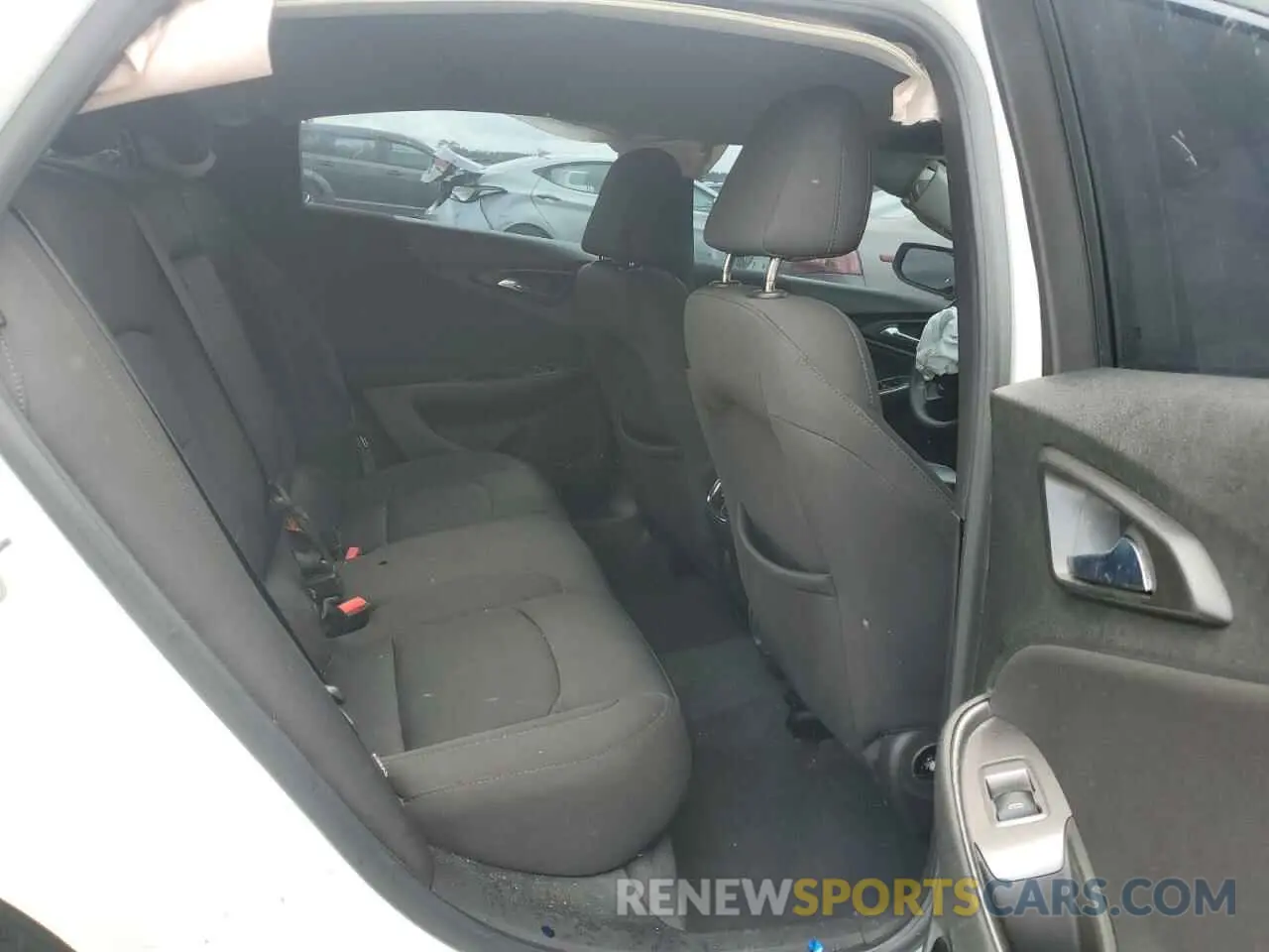 10 fotografías del automóvil dañado 1G1ZD5ST9KF165148 CHEVROLET MALIBU 2019