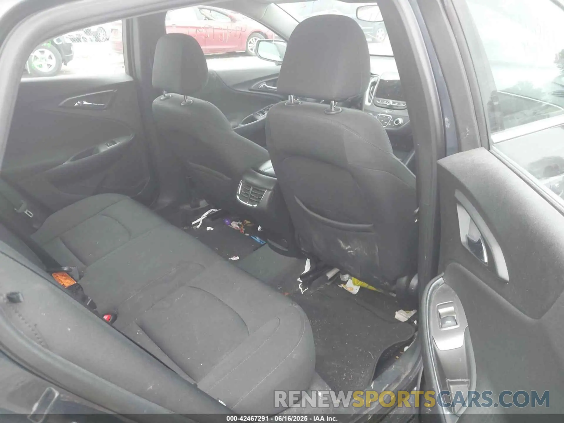 8 fotografías del automóvil dañado 1G1ZD5ST9KF172195 CHEVROLET MALIBU 2019
