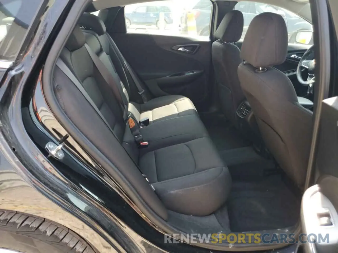 10 fotografías del automóvil dañado 1G1ZD5ST9KF213795 CHEVROLET MALIBU 2019
