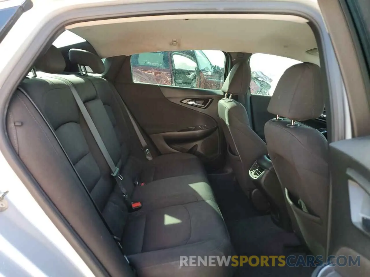 10 fotografías del automóvil dañado 1G1ZD5ST9KF217572 CHEVROLET MALIBU 2019