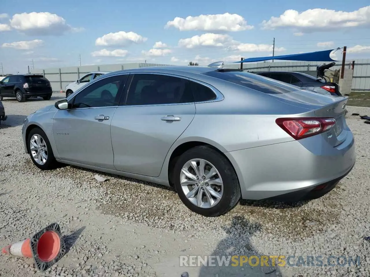2 fotografías del automóvil dañado 1G1ZD5ST9KF217572 CHEVROLET MALIBU 2019