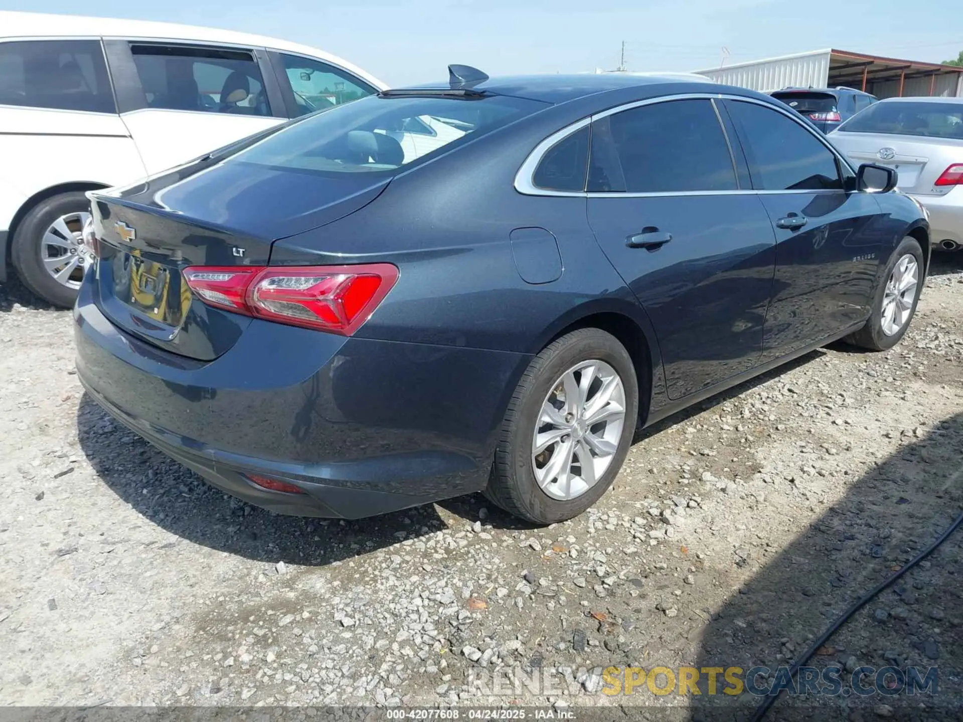4 fotografías del automóvil dañado 1G1ZD5STXKF135950 CHEVROLET MALIBU 2019
