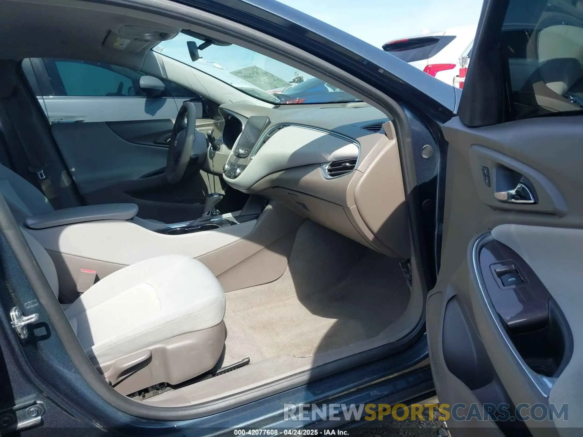 5 fotografías del automóvil dañado 1G1ZD5STXKF135950 CHEVROLET MALIBU 2019
