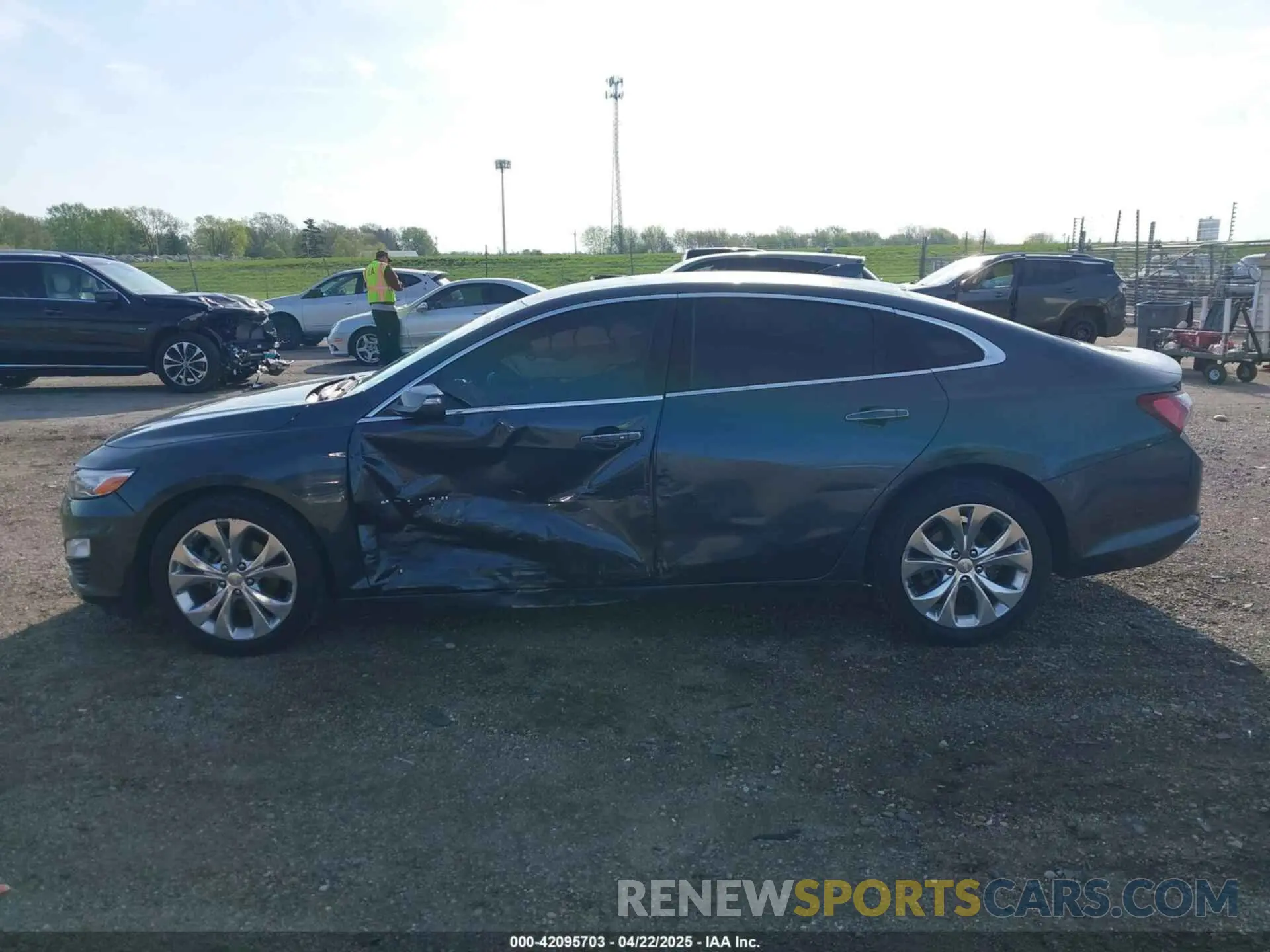 14 fotografías del automóvil dañado 1G1ZE5SX0KF115464 CHEVROLET MALIBU 2019