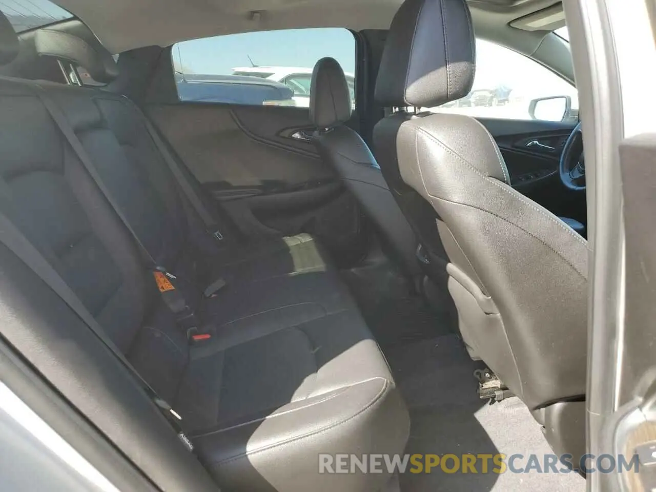 10 fotografías del automóvil dañado 1G1ZE5SX1KF154788 CHEVROLET MALIBU 2019