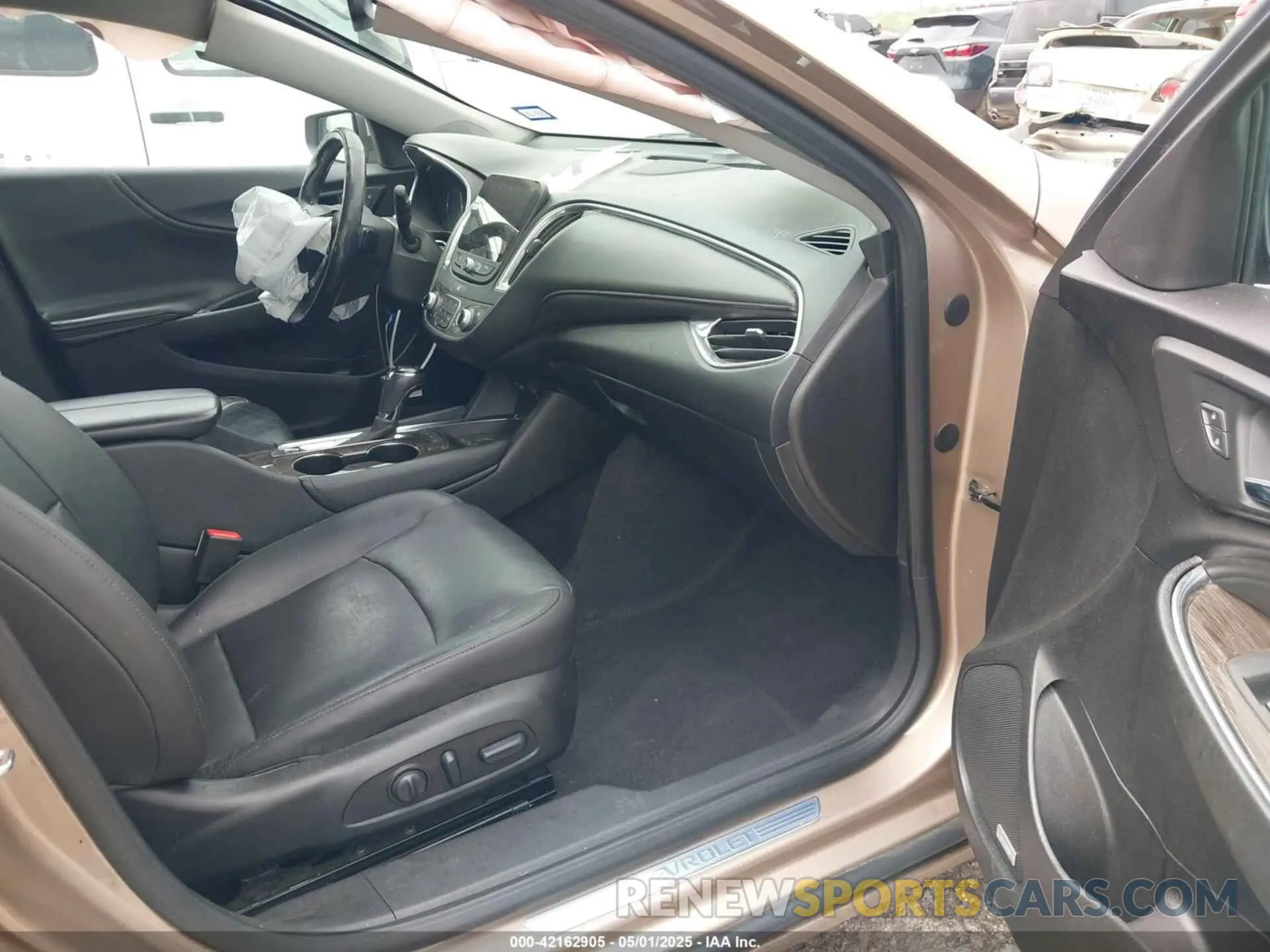 5 fotografías del automóvil dañado 1G1ZE5SXXKF102706 CHEVROLET MALIBU 2019