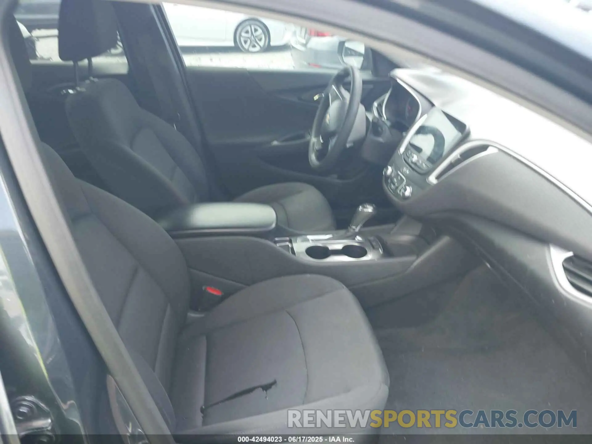 5 fotografías del automóvil dañado 1G1ZB5ST0LF144339 CHEVROLET MALIBU 2020
