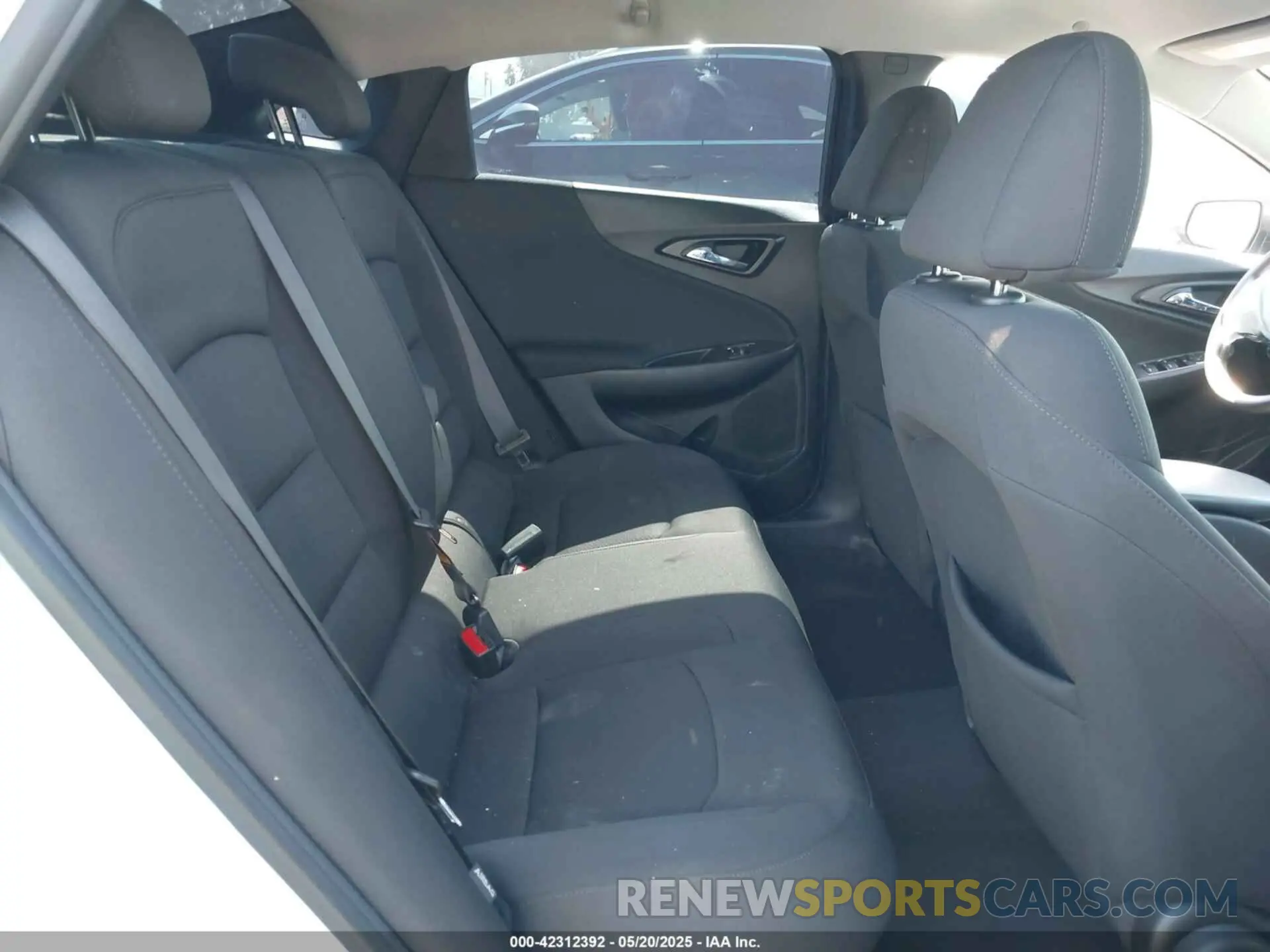 8 fotografías del automóvil dañado 1G1ZB5ST2LF157626 CHEVROLET MALIBU 2020