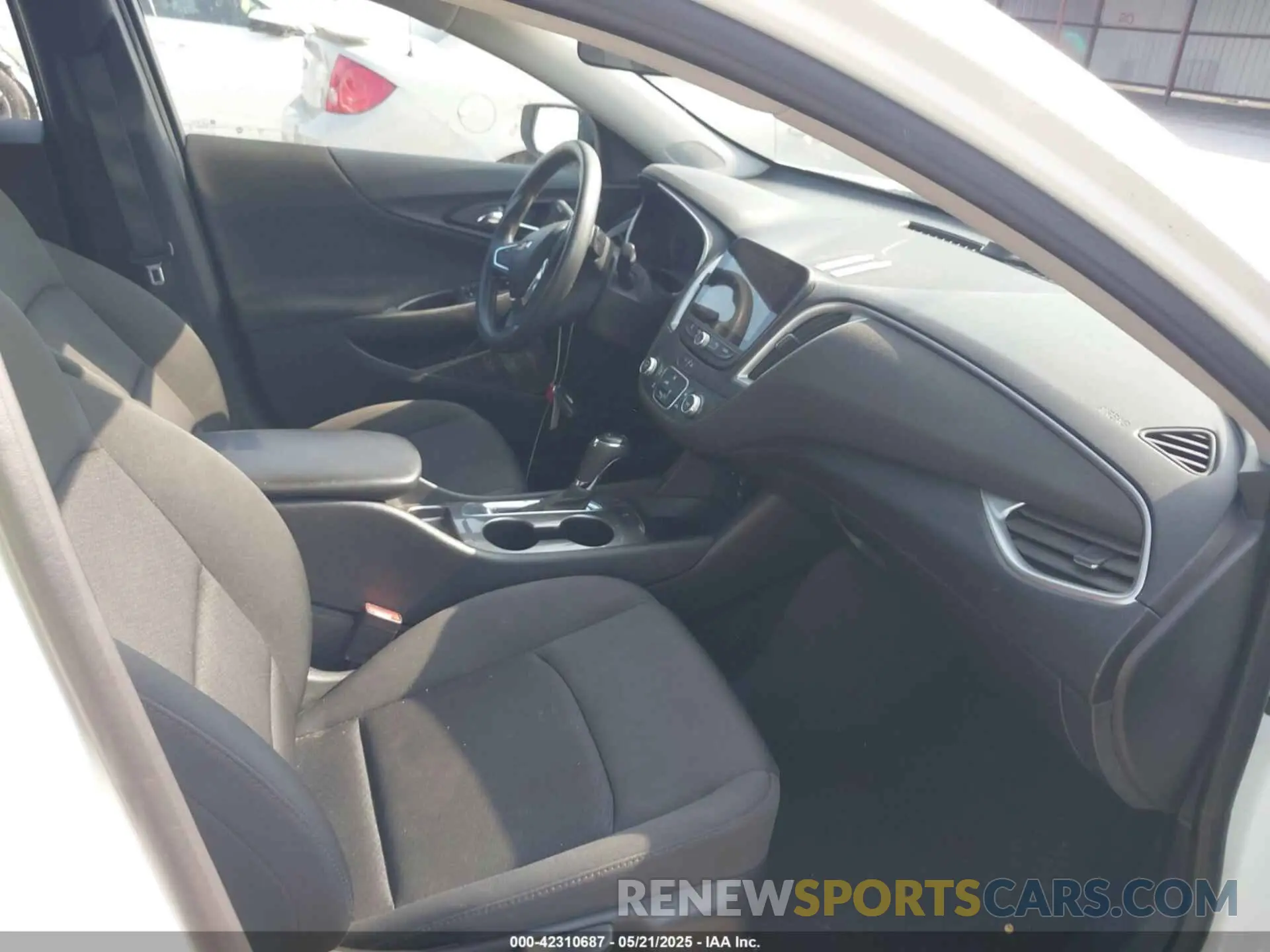 5 fotografías del automóvil dañado 1G1ZB5ST3LF123467 CHEVROLET MALIBU 2020