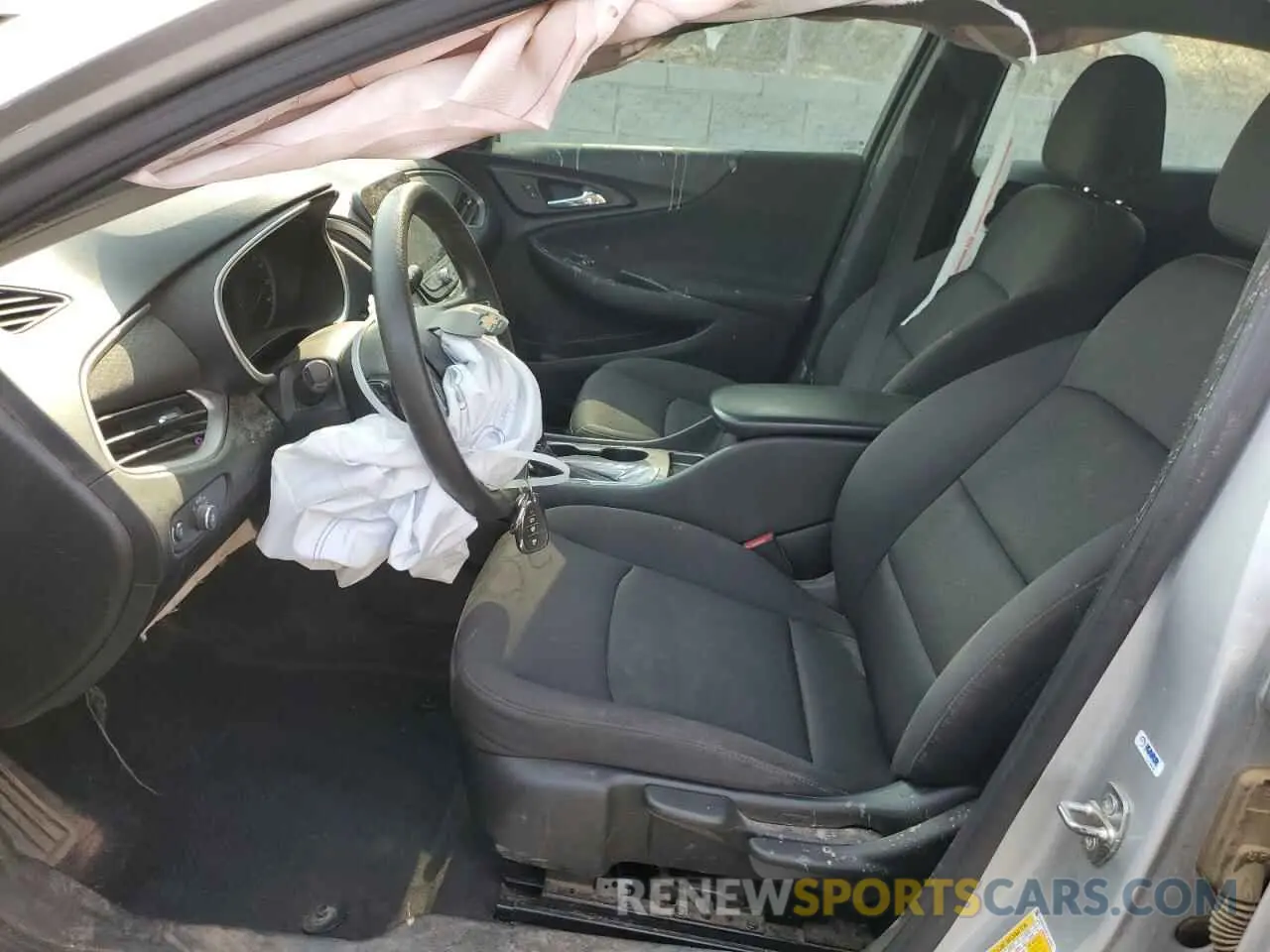 7 fotografías del automóvil dañado 1G1ZB5ST8LF130303 CHEVROLET MALIBU 2020