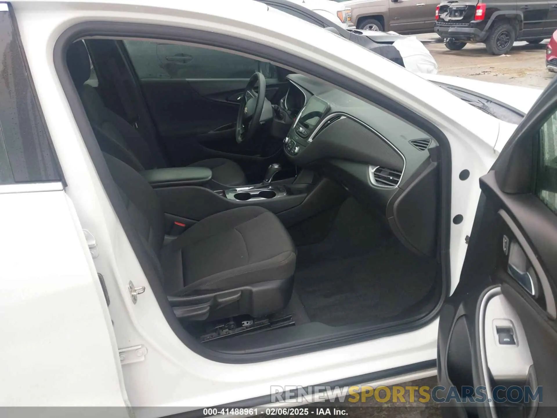 5 fotografías del automóvil dañado 1G1ZB5ST9LF030470 CHEVROLET MALIBU 2020