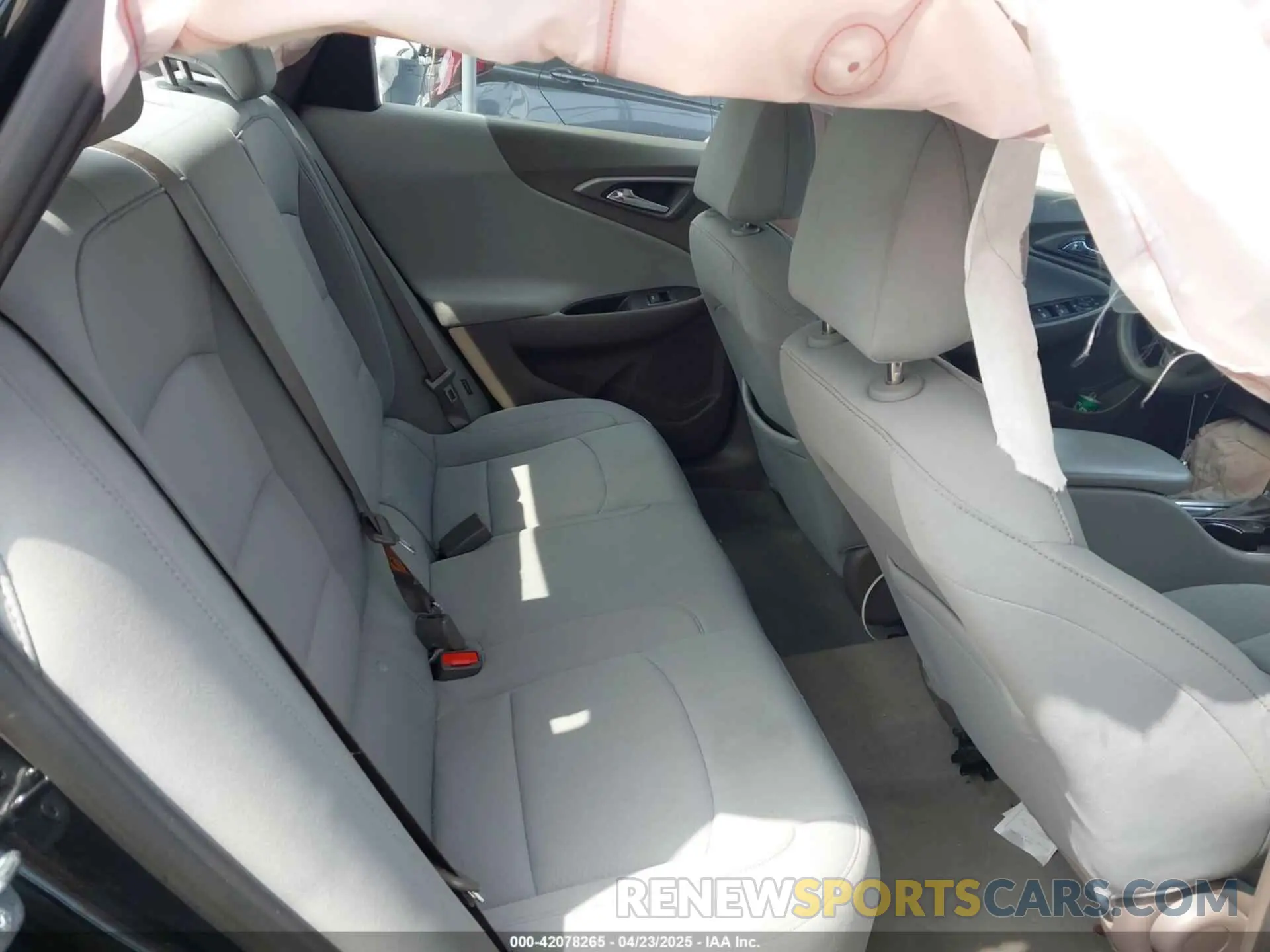 8 fotografías del automóvil dañado 1G1ZC5ST2LF130634 CHEVROLET MALIBU 2020