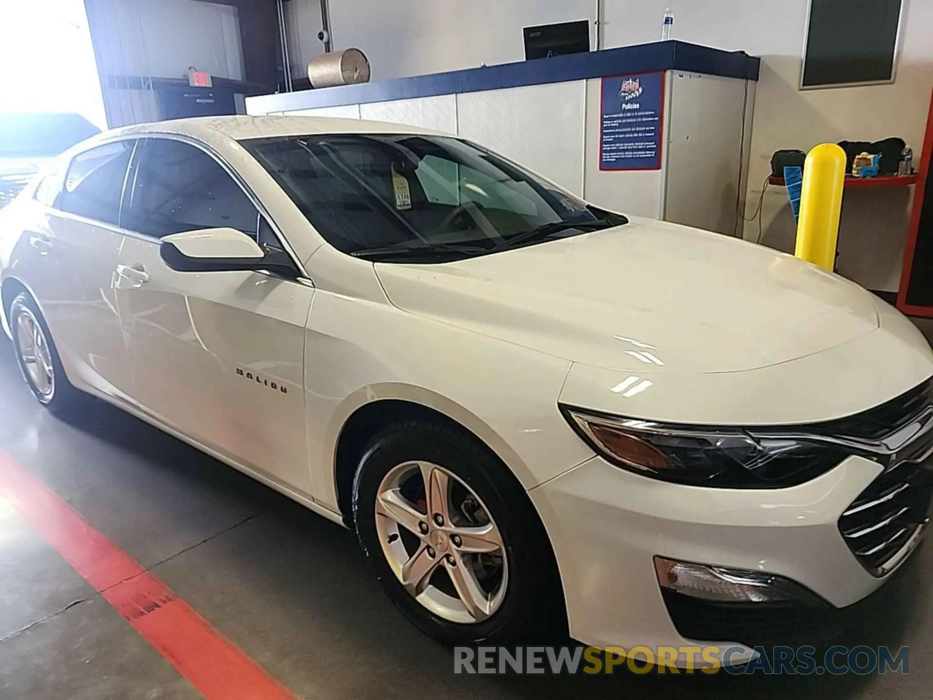 17 fotografías del automóvil dañado 1G1ZC5ST2LF154299 CHEVROLET MALIBU 2020