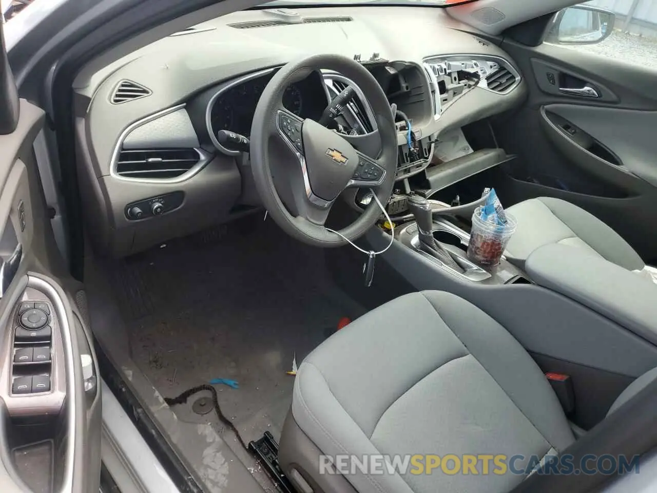 8 fotografías del automóvil dañado 1G1ZC5ST4LF100356 CHEVROLET MALIBU 2020
