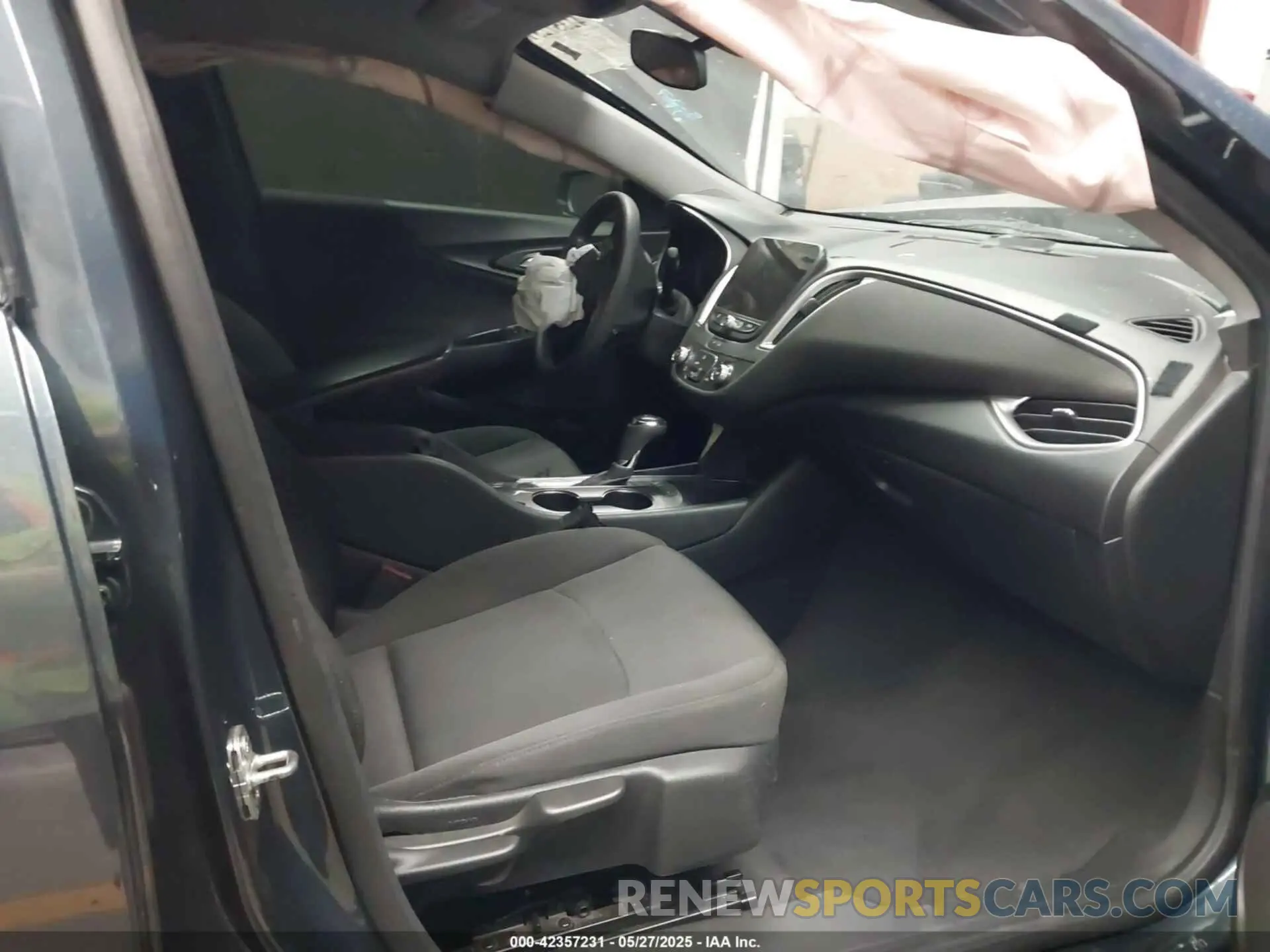 5 fotografías del automóvil dañado 1G1ZC5ST7LF109293 CHEVROLET MALIBU 2020
