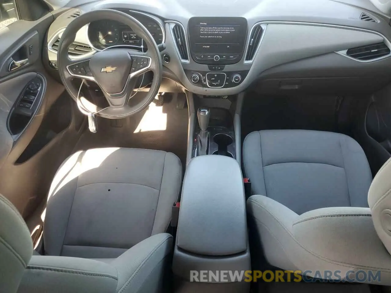 8 fotografías del automóvil dañado 1G1ZC5ST8LF016119 CHEVROLET MALIBU 2020