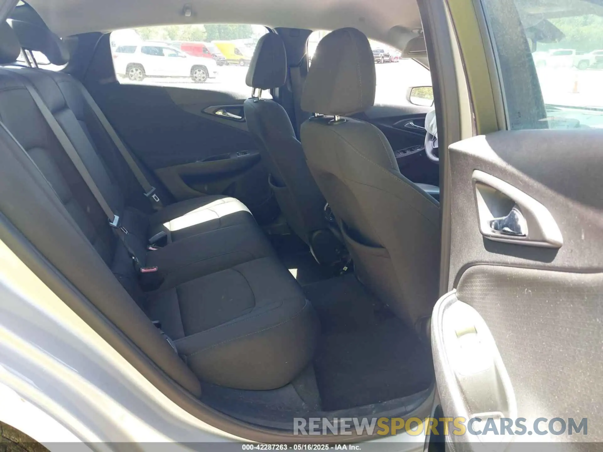 8 fotografías del automóvil dañado 1G1ZD5ST0LF038578 CHEVROLET MALIBU 2020