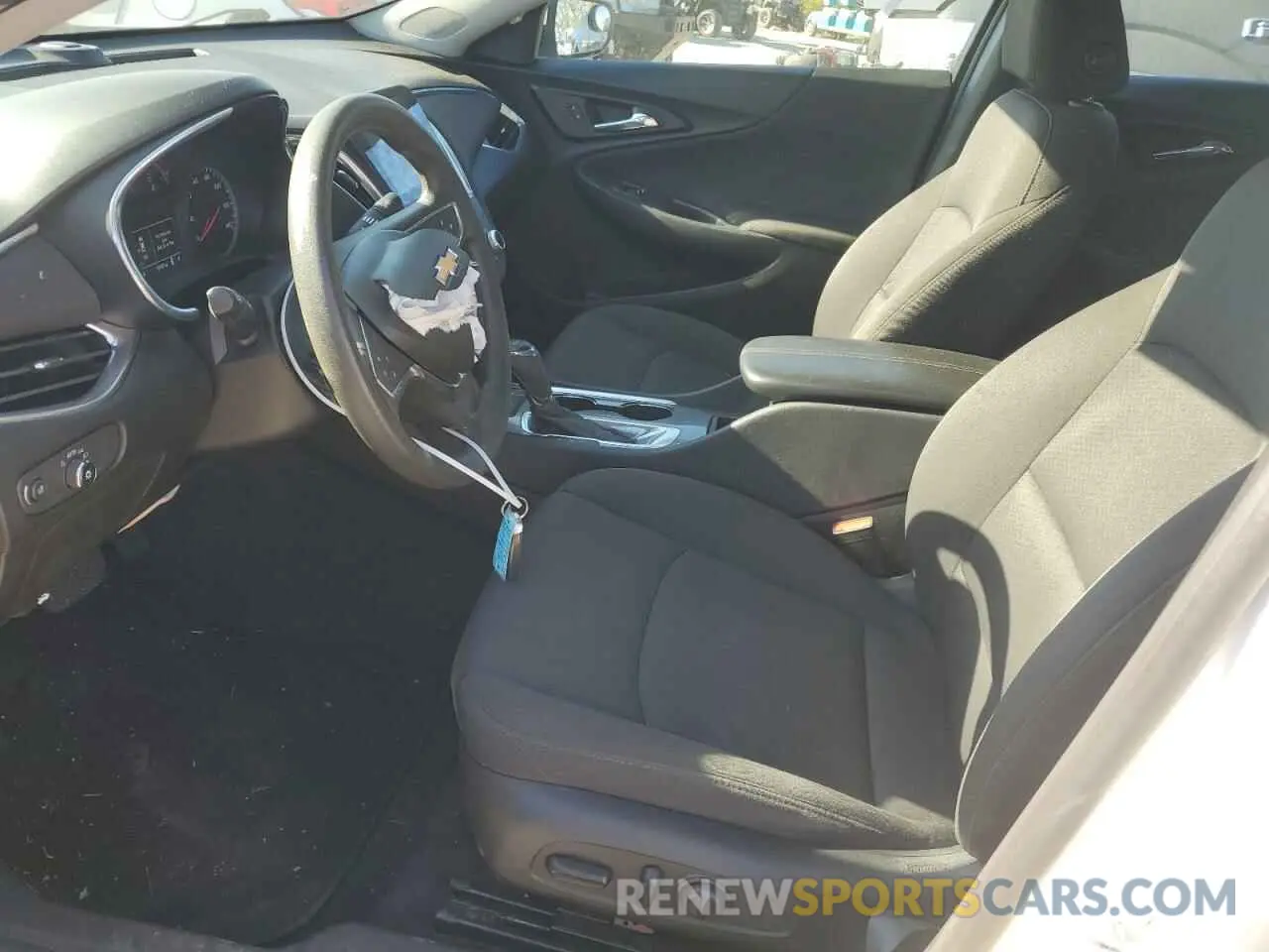 7 fotografías del automóvil dañado 1G1ZD5ST0LF041951 CHEVROLET MALIBU 2020