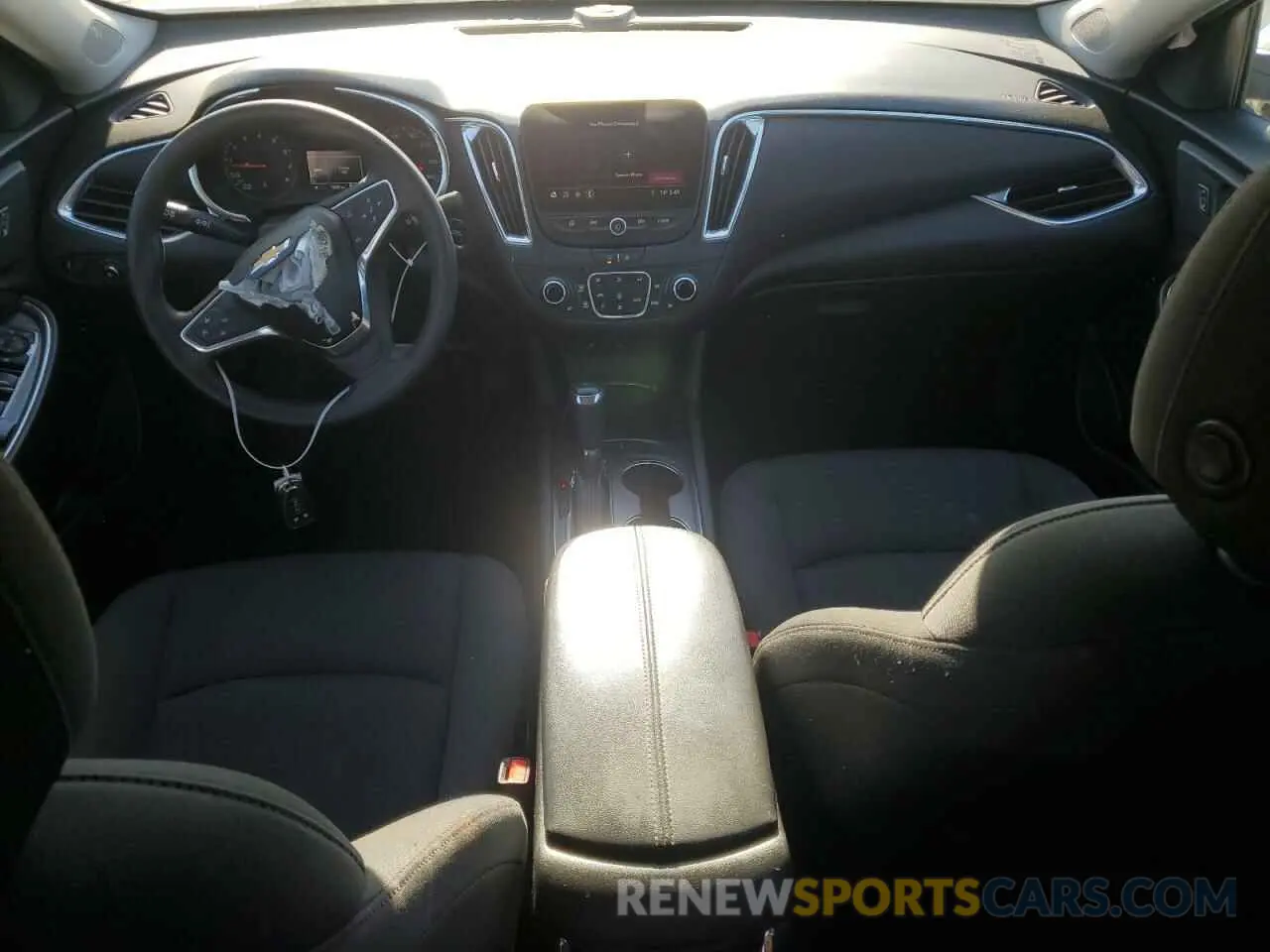 8 fotografías del automóvil dañado 1G1ZD5ST0LF041951 CHEVROLET MALIBU 2020
