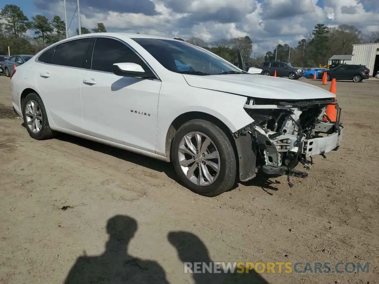 4 fotografías del automóvil dañado 1G1ZD5ST0LF102179 CHEVROLET MALIBU 2020