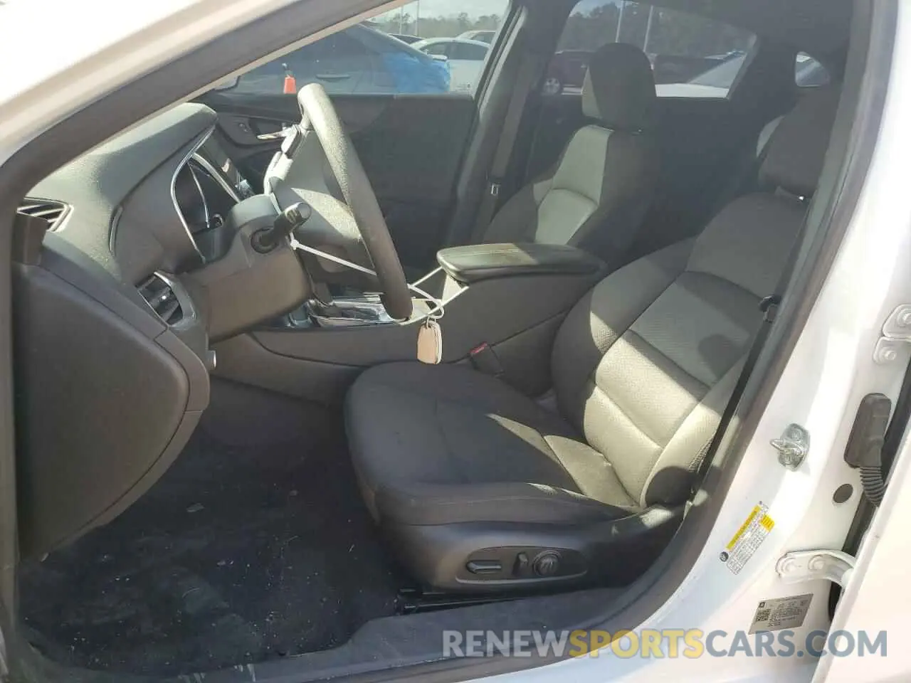 7 fotografías del automóvil dañado 1G1ZD5ST0LF102179 CHEVROLET MALIBU 2020
