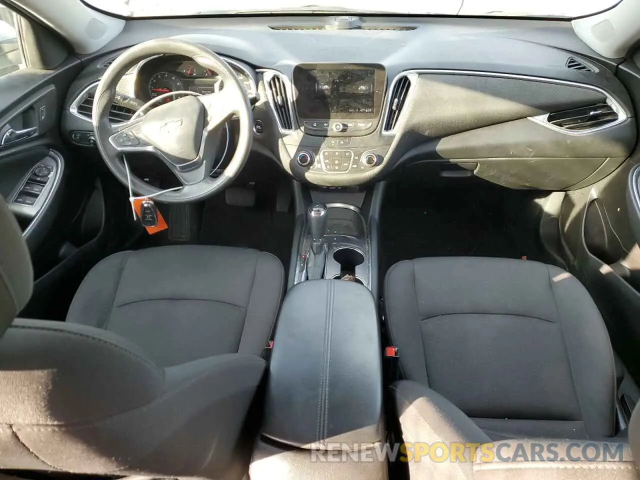 8 fotografías del automóvil dañado 1G1ZD5ST1LF037259 CHEVROLET MALIBU 2020