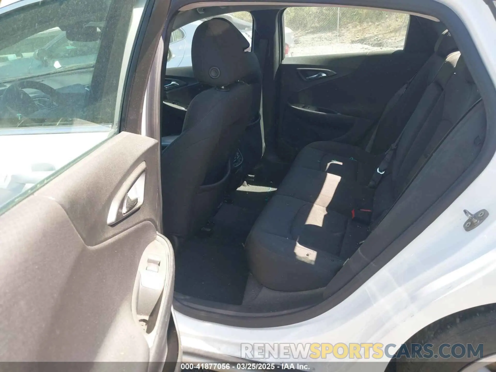 8 fotografías del automóvil dañado 1G1ZD5ST1LF052098 CHEVROLET MALIBU 2020