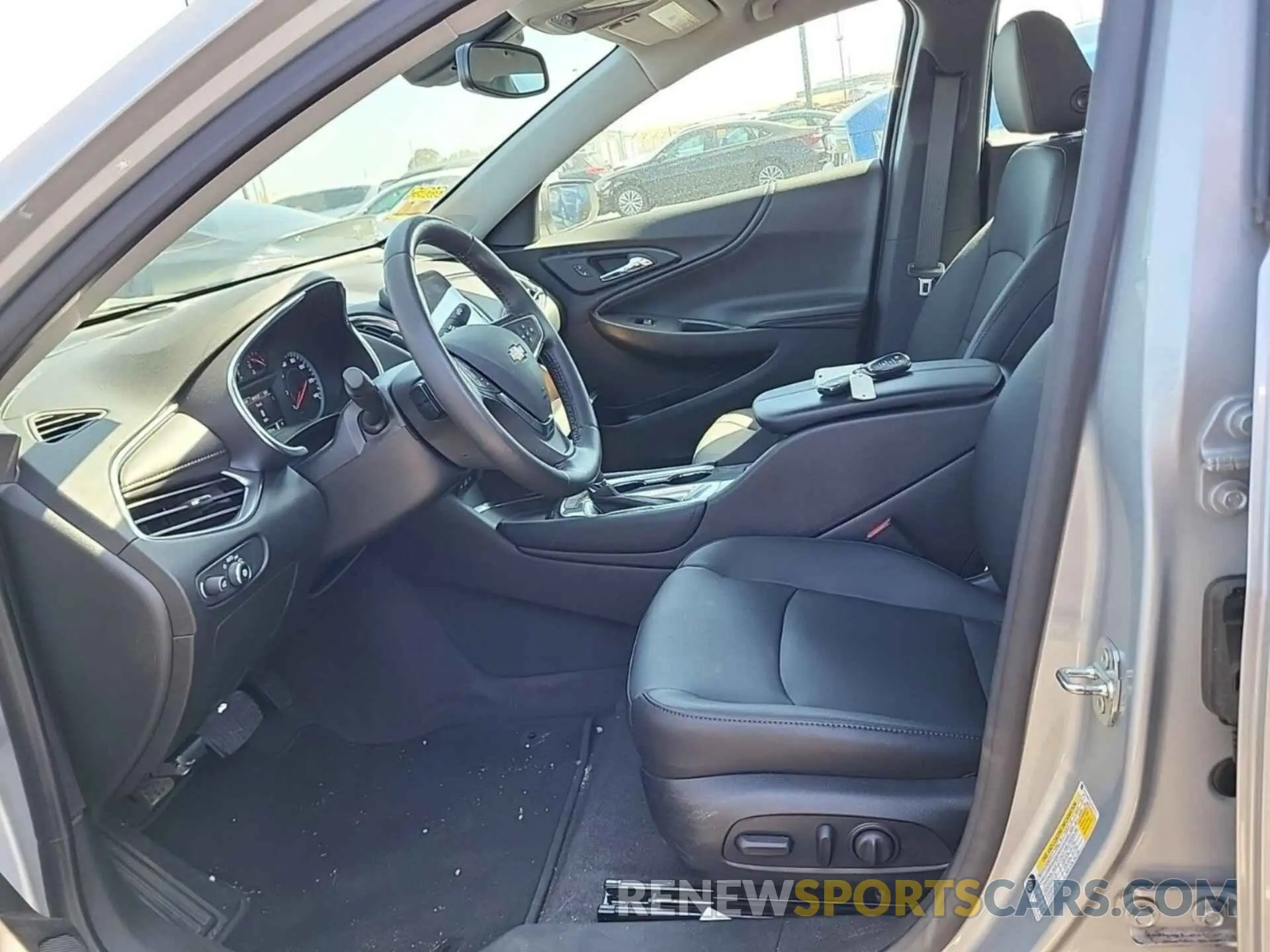 9 fotografías del automóvil dañado 1G1ZD5ST1LF127771 CHEVROLET MALIBU 2020