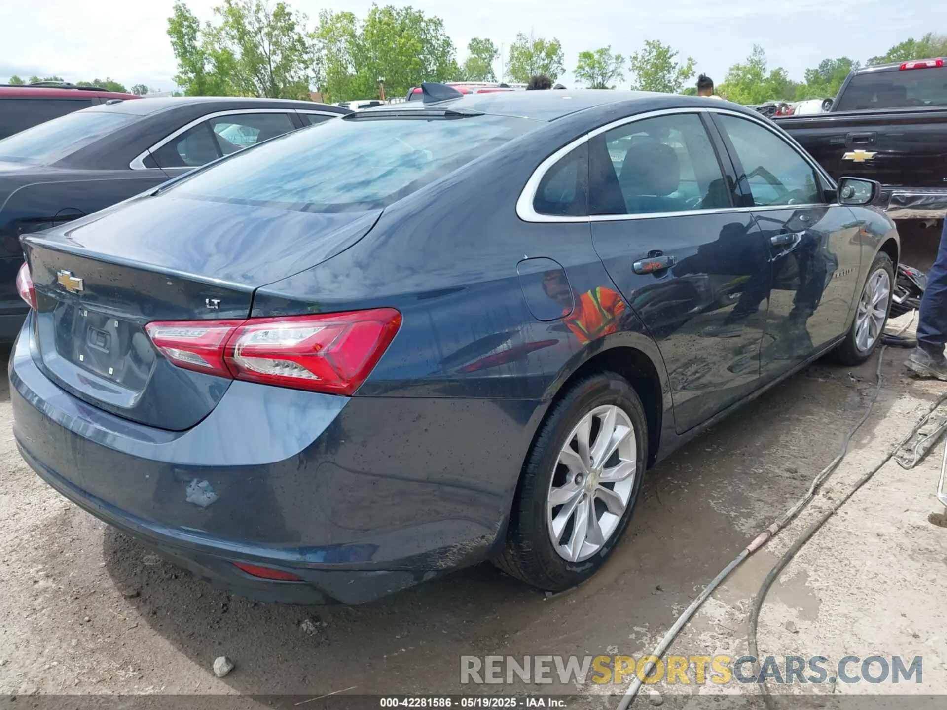 4 fotografías del automóvil dañado 1G1ZD5ST2LF009857 CHEVROLET MALIBU 2020
