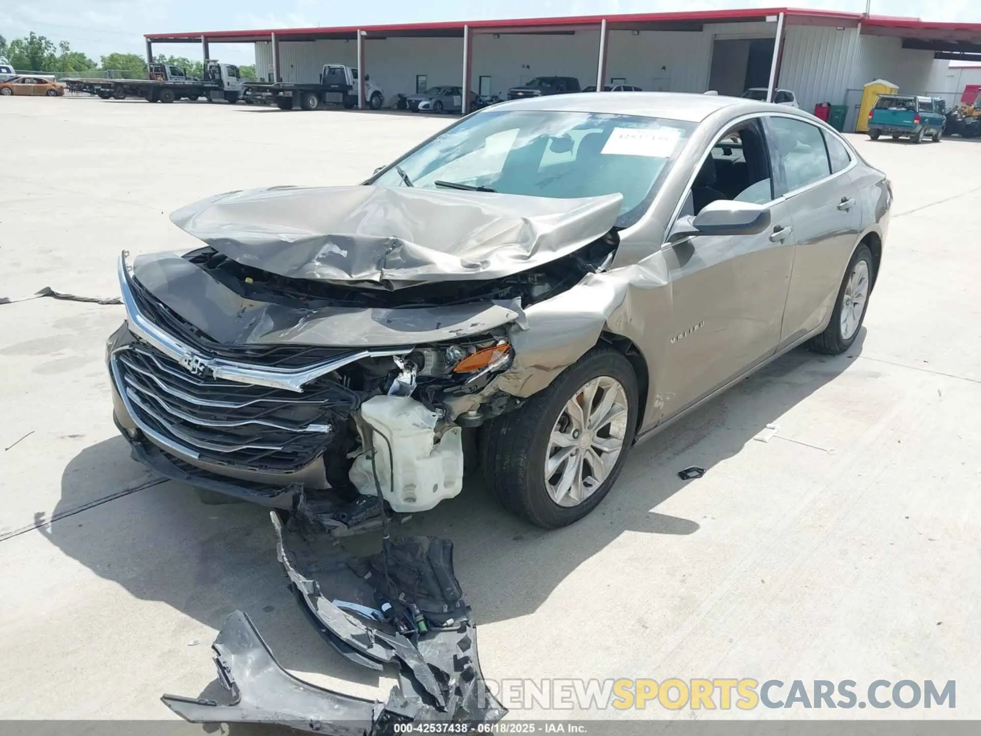 2 fotografías del automóvil dañado 1G1ZD5ST2LF052305 CHEVROLET MALIBU 2020