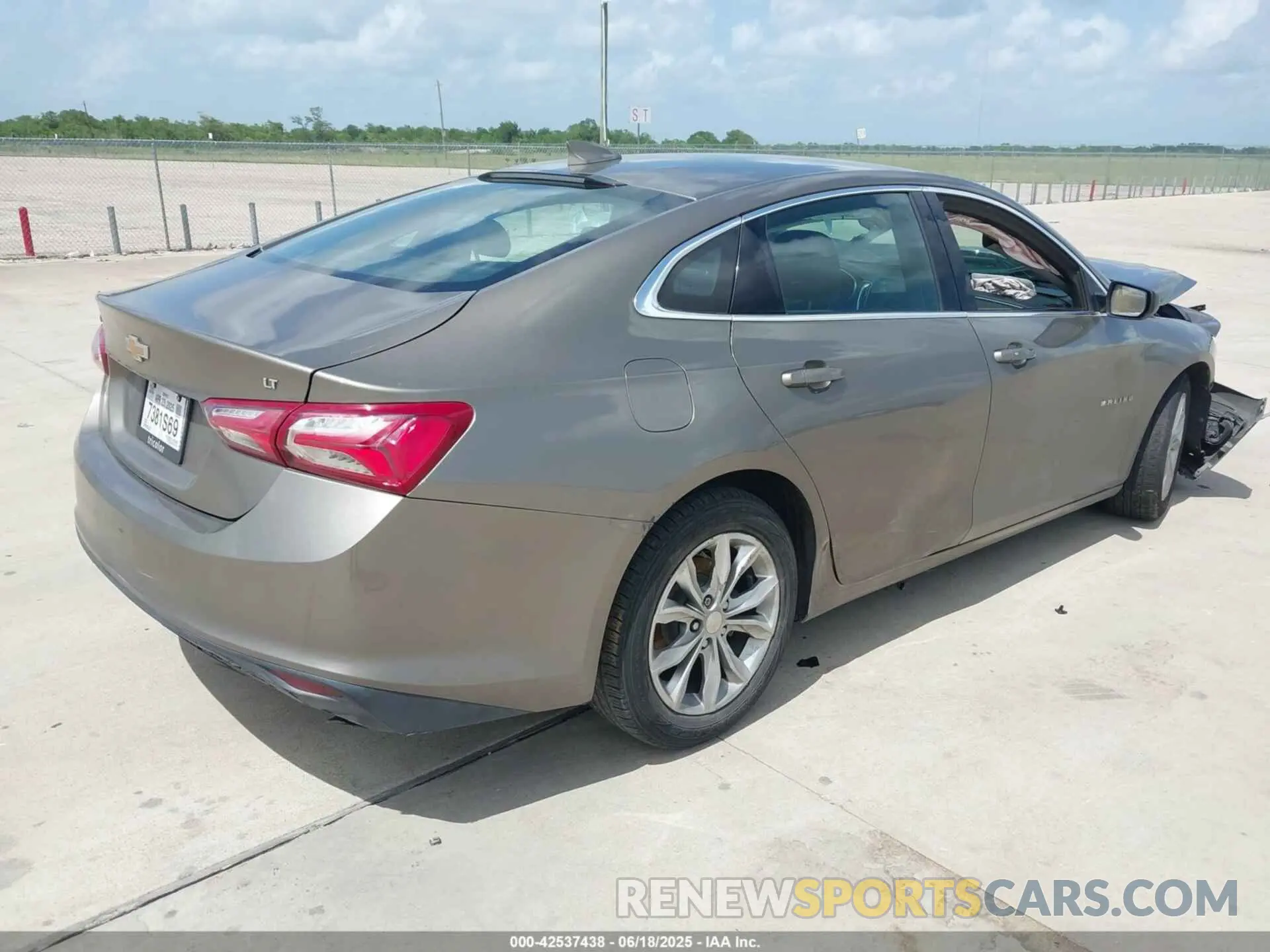 4 fotografías del automóvil dañado 1G1ZD5ST2LF052305 CHEVROLET MALIBU 2020