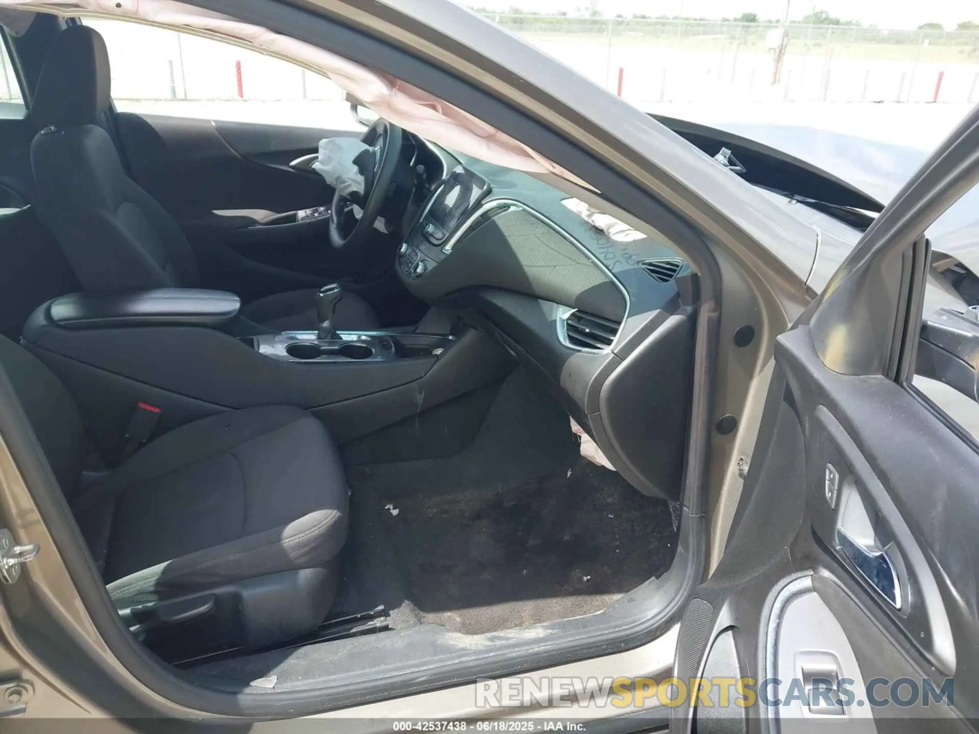 5 fotografías del automóvil dañado 1G1ZD5ST2LF052305 CHEVROLET MALIBU 2020