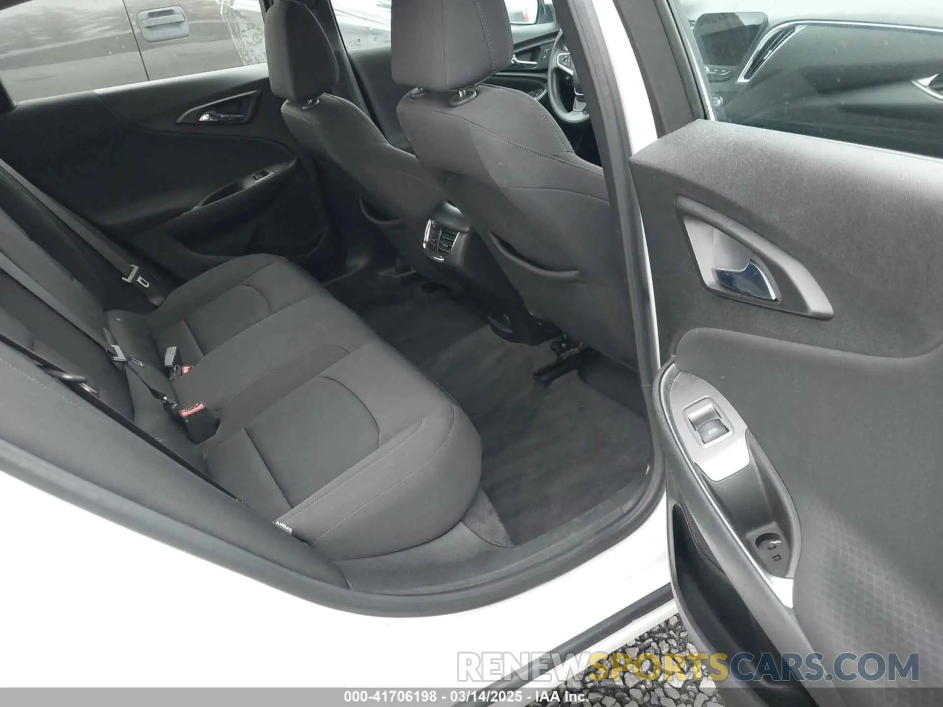 8 fotografías del automóvil dañado 1G1ZD5ST2LF067659 CHEVROLET MALIBU 2020