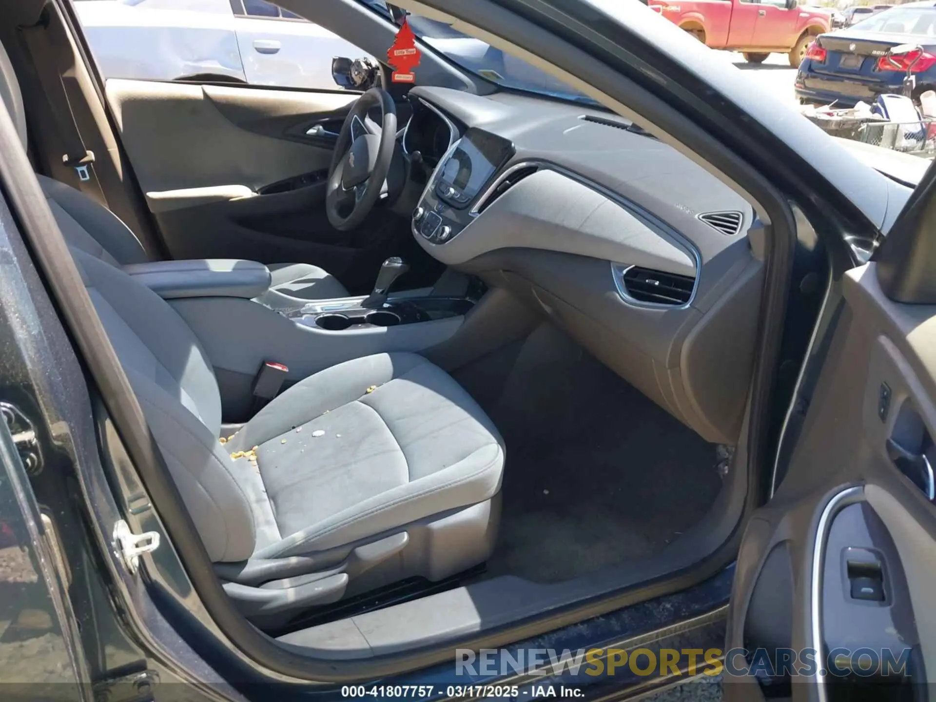5 fotografías del automóvil dañado 1G1ZD5ST2LF073932 CHEVROLET MALIBU 2020