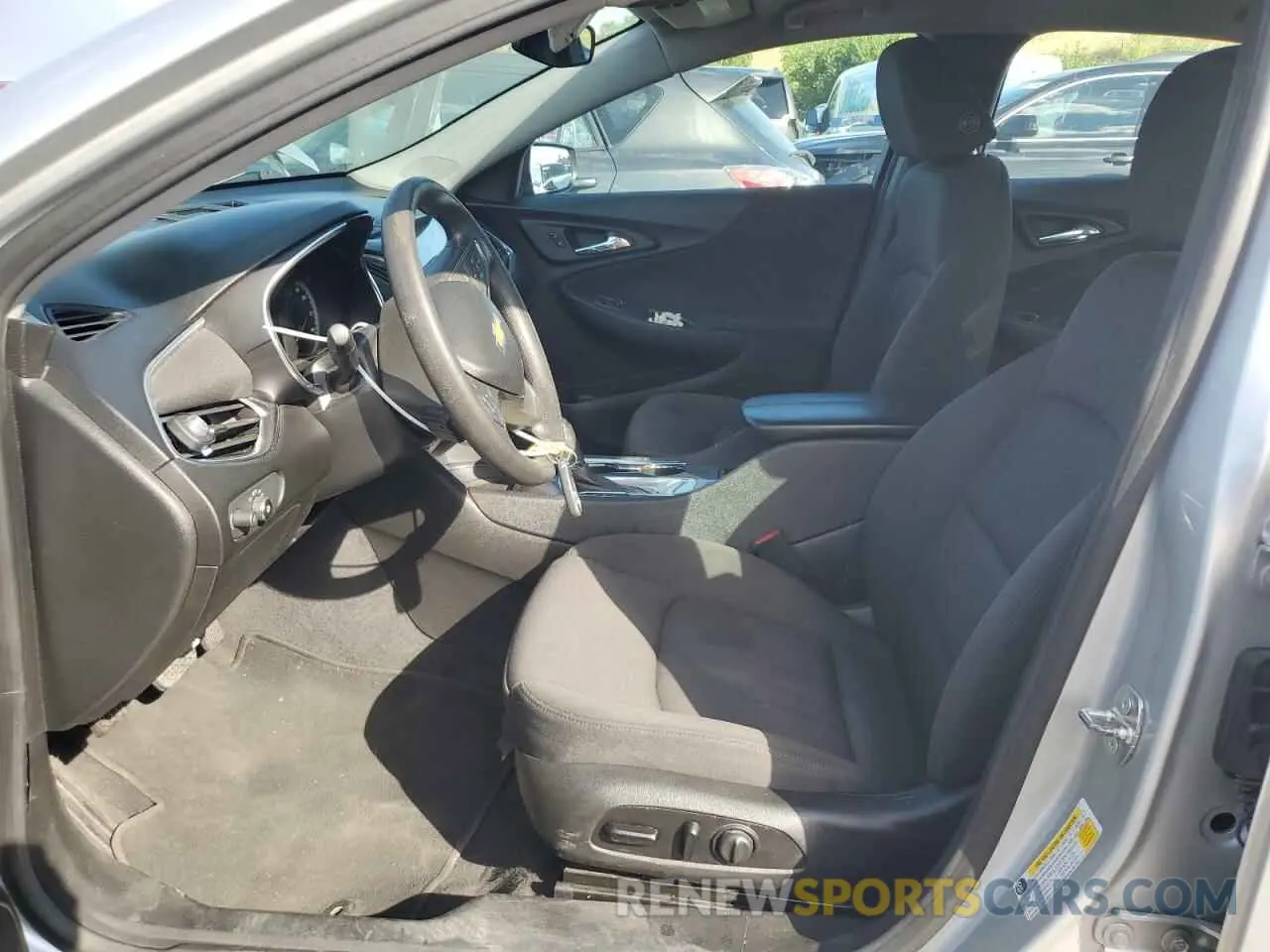 7 fotografías del automóvil dañado 1G1ZD5ST2LF075003 CHEVROLET MALIBU 2020