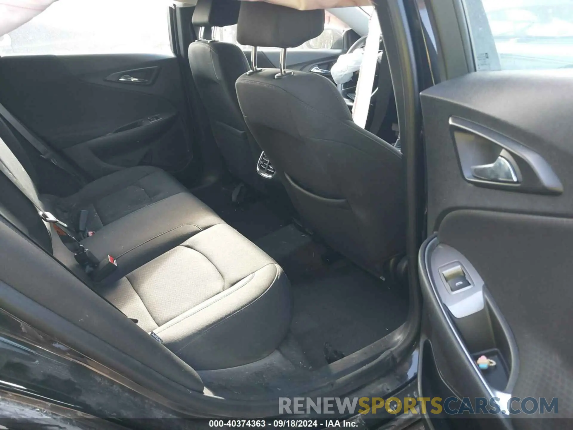 8 fotografías del automóvil dañado 1G1ZD5ST2LF099849 CHEVROLET MALIBU 2020