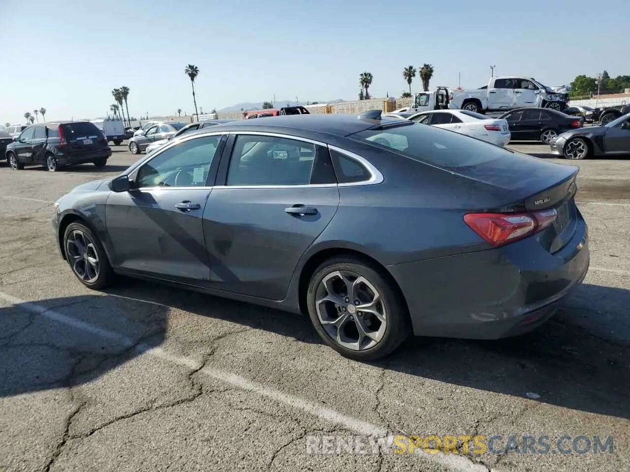 2 fotografías del automóvil dañado 1G1ZD5ST2LF126645 CHEVROLET MALIBU 2020