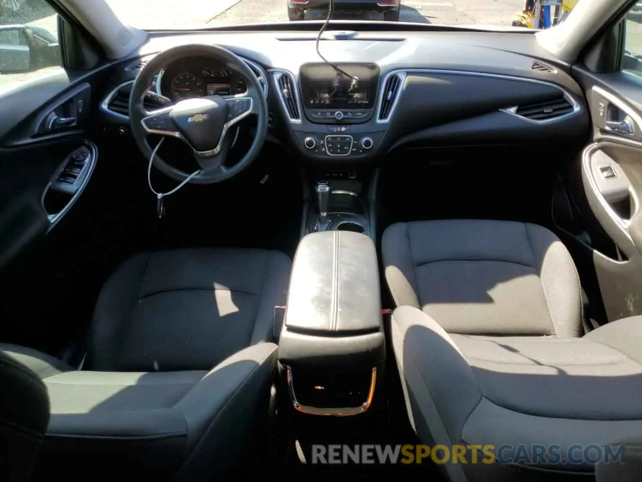 8 fotografías del automóvil dañado 1G1ZD5ST3LF011259 CHEVROLET MALIBU 2020