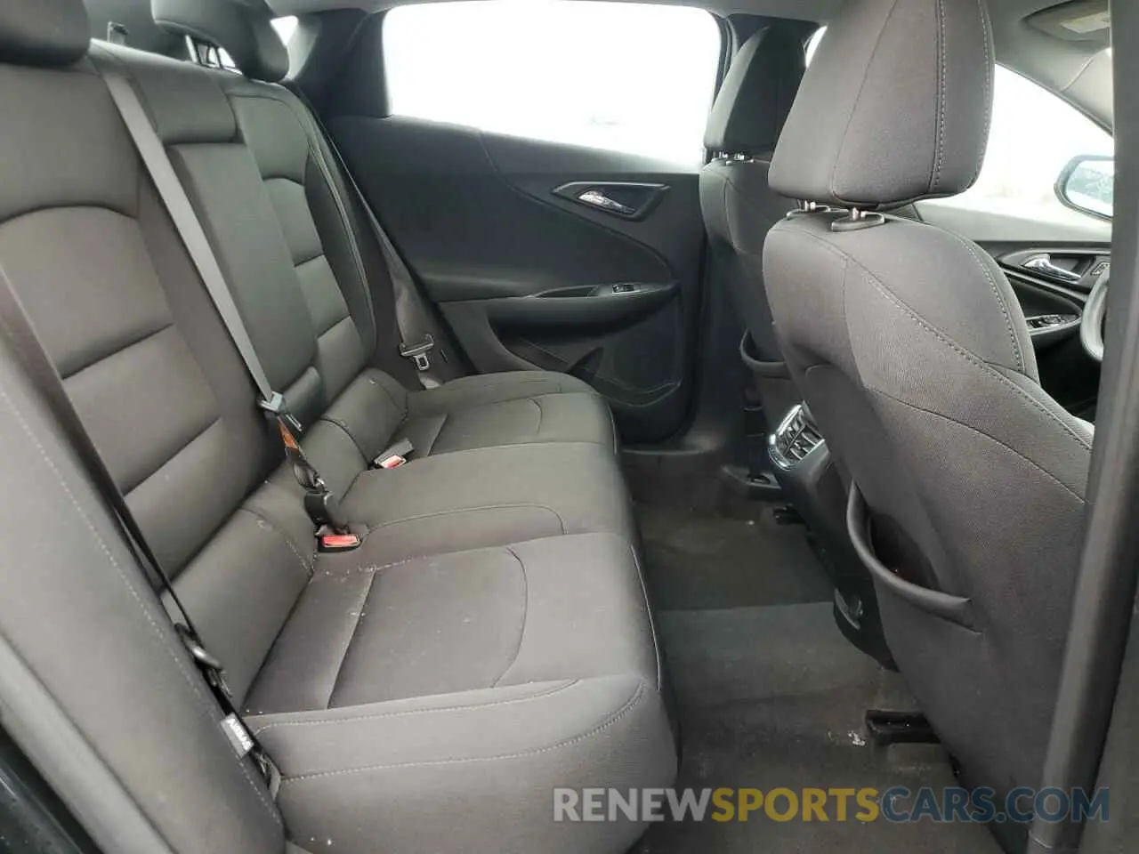 10 fotografías del automóvil dañado 1G1ZD5ST3LF038848 CHEVROLET MALIBU 2020