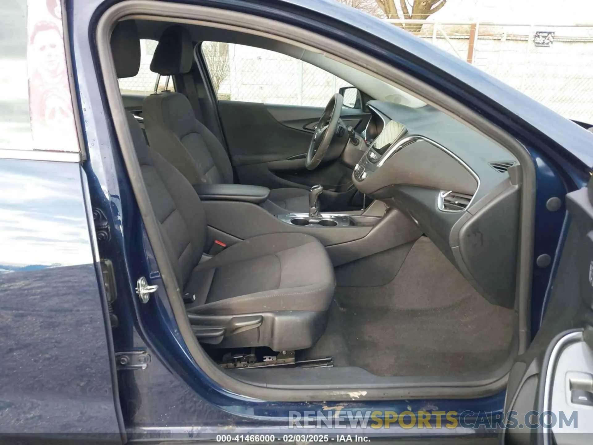 5 fotografías del automóvil dañado 1G1ZD5ST3LF094885 CHEVROLET MALIBU 2020