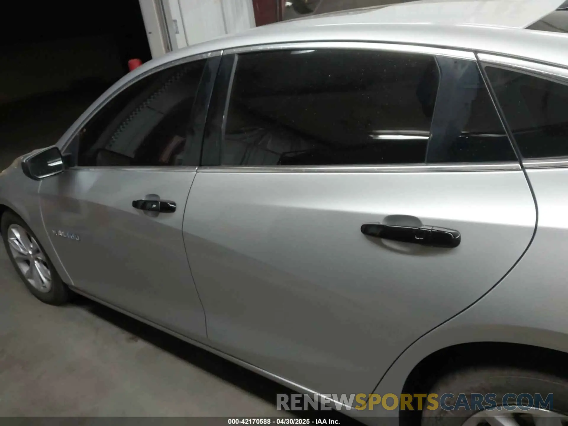 14 fotografías del automóvil dañado 1G1ZD5ST3LF103066 CHEVROLET MALIBU 2020