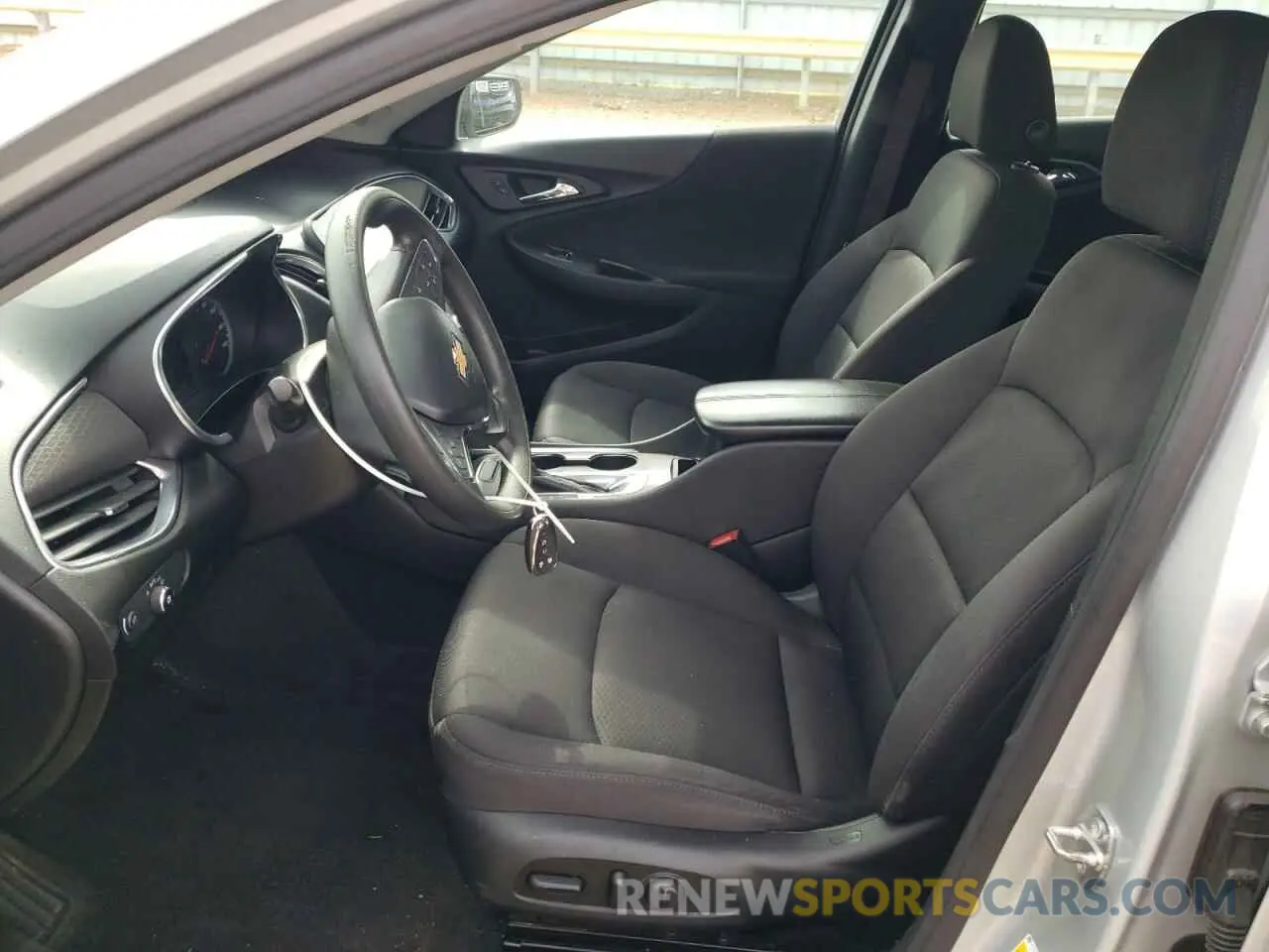 7 fotografías del automóvil dañado 1G1ZD5ST3LF103651 CHEVROLET MALIBU 2020