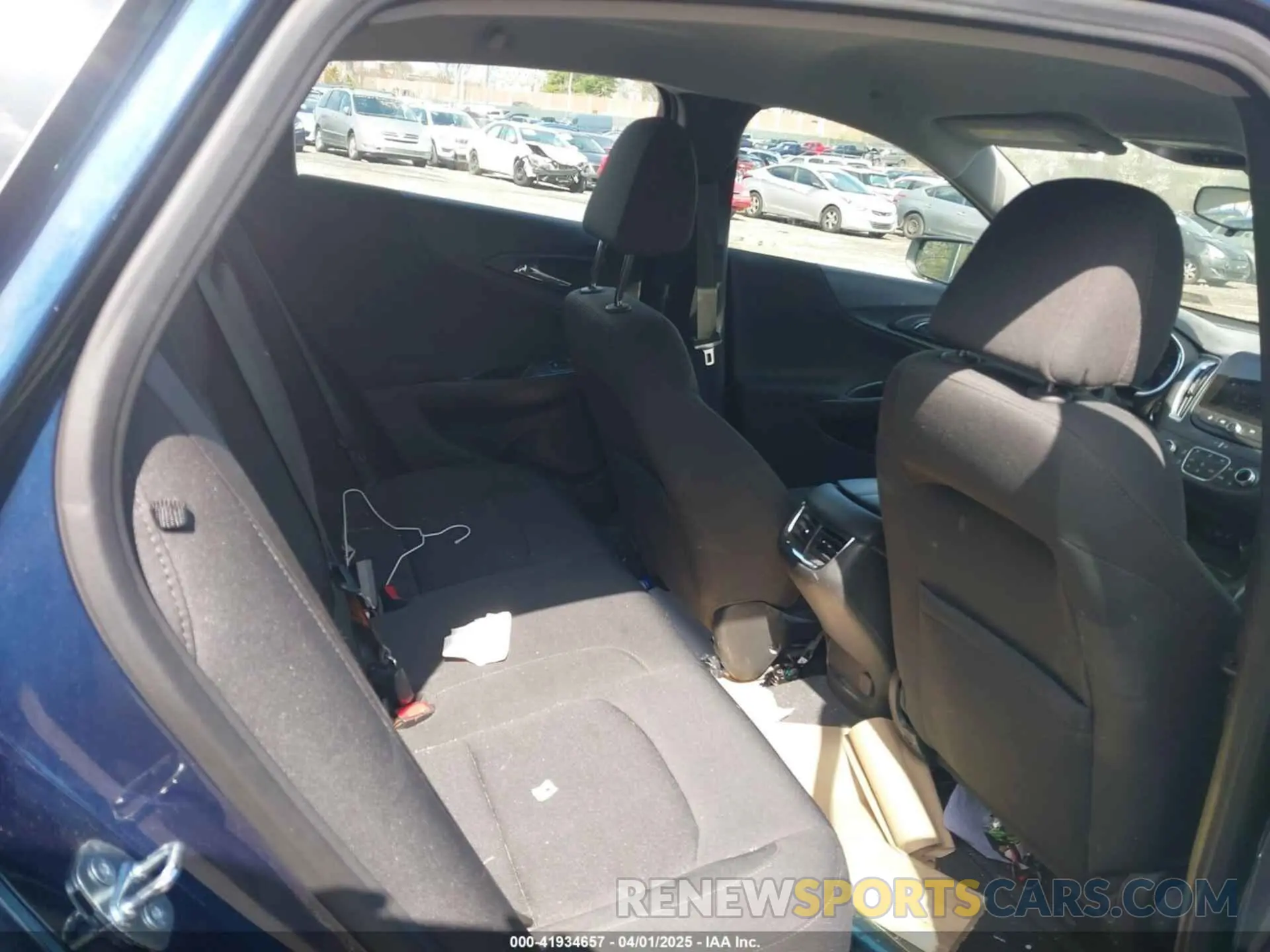 8 fotografías del automóvil dañado 1G1ZD5ST3LF107246 CHEVROLET MALIBU 2020