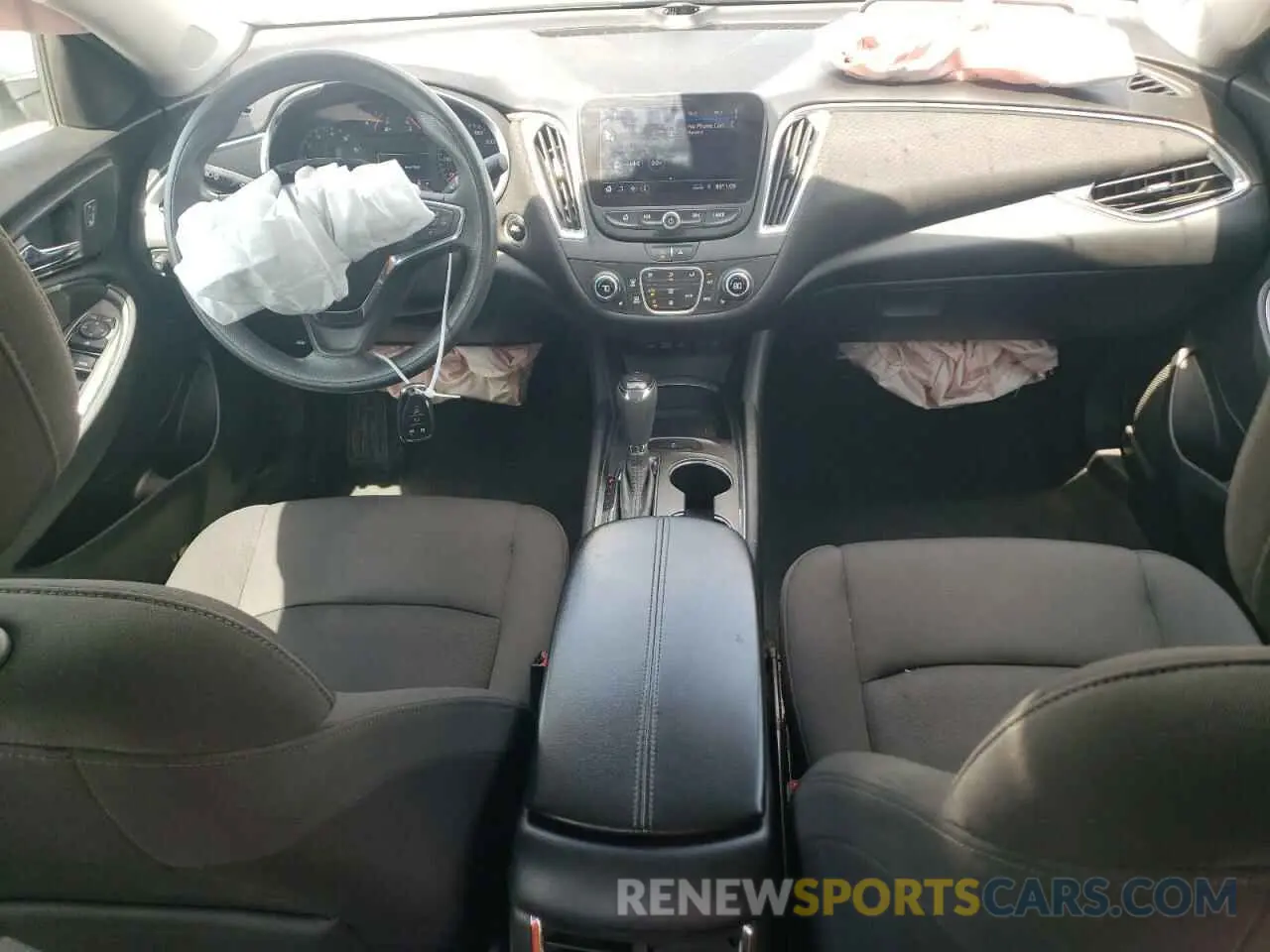 8 fotografías del automóvil dañado 1G1ZD5ST3LF122300 CHEVROLET MALIBU 2020