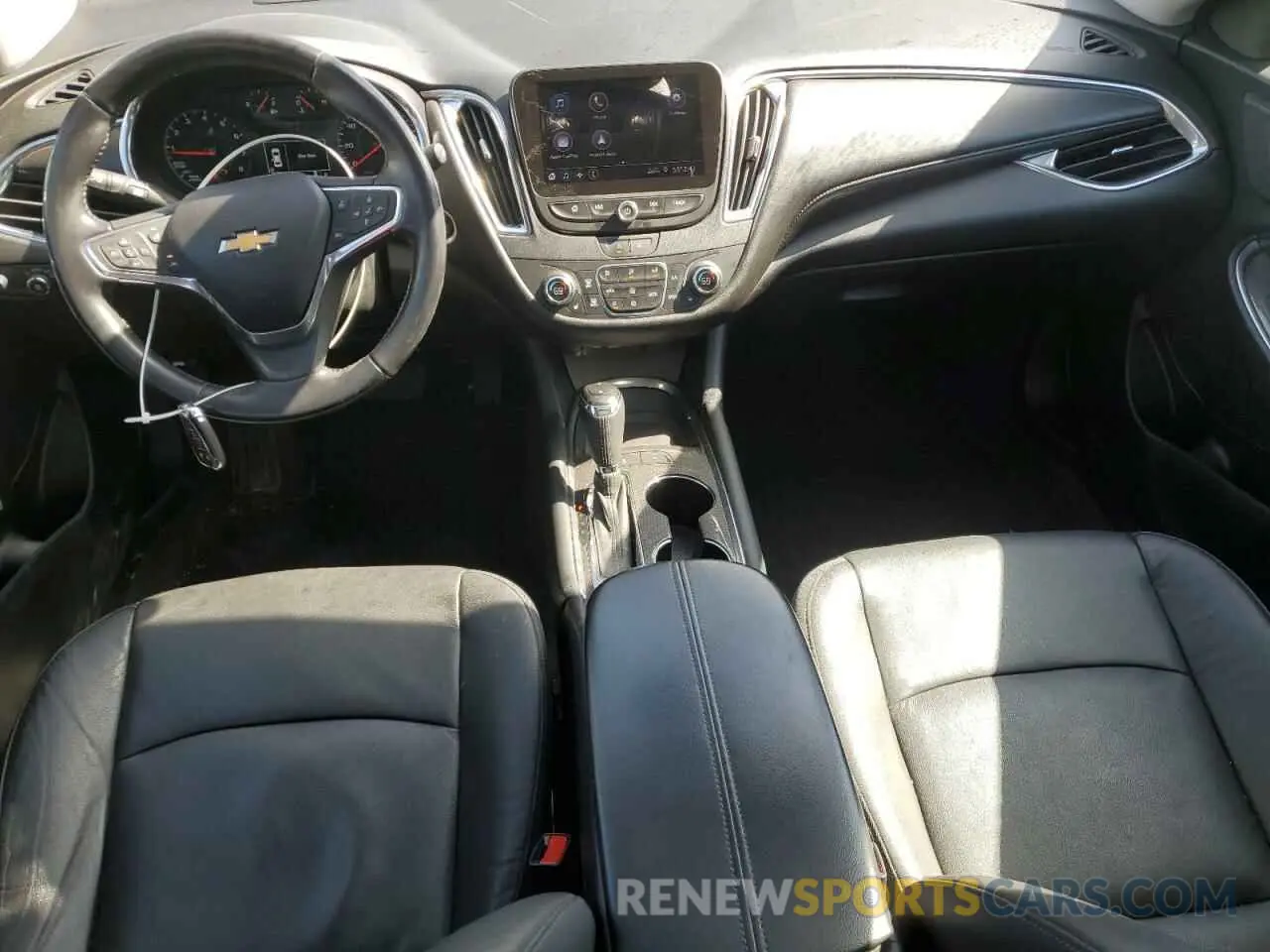 8 fotografías del automóvil dañado 1G1ZD5ST4LF018916 CHEVROLET MALIBU 2020
