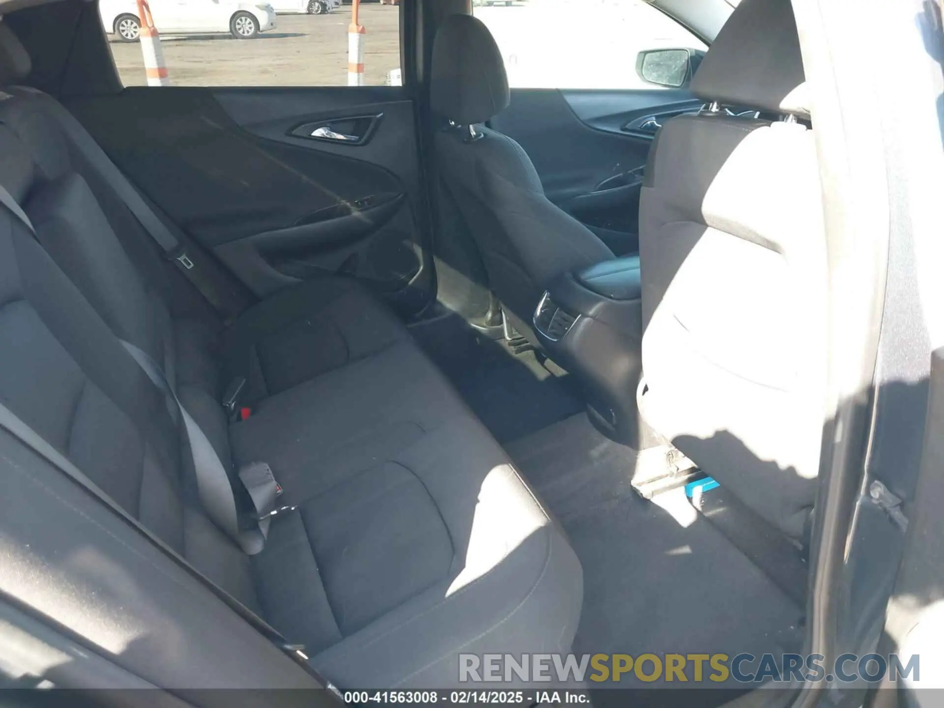 8 fotografías del automóvil dañado 1G1ZD5ST4LF035084 CHEVROLET MALIBU 2020