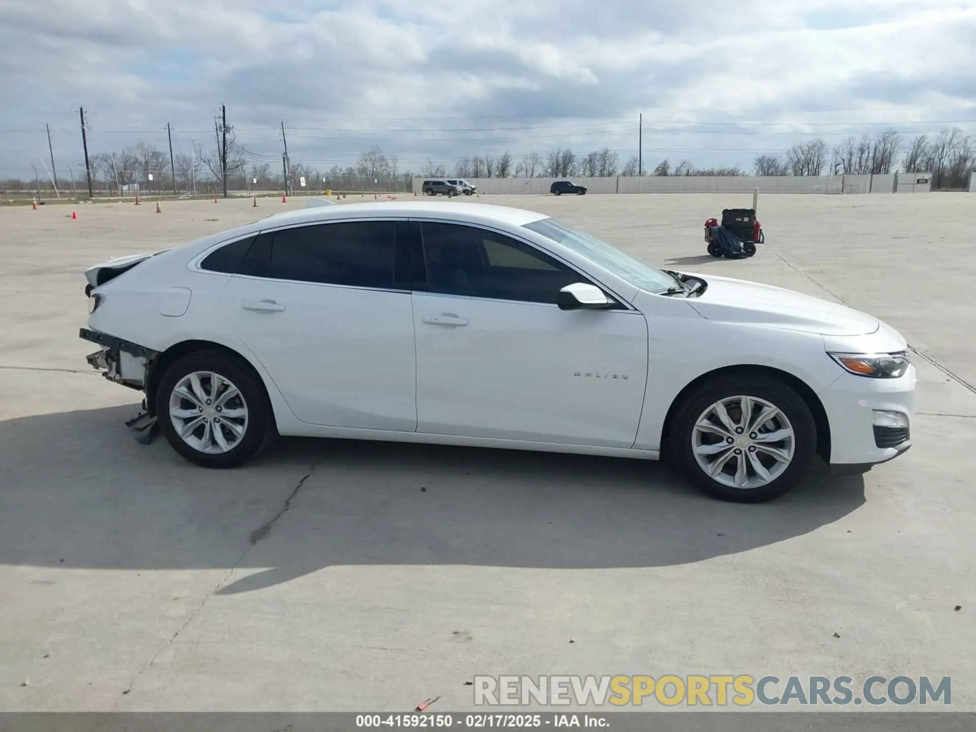13 fotografías del automóvil dañado 1G1ZD5ST4LF044724 CHEVROLET MALIBU 2020