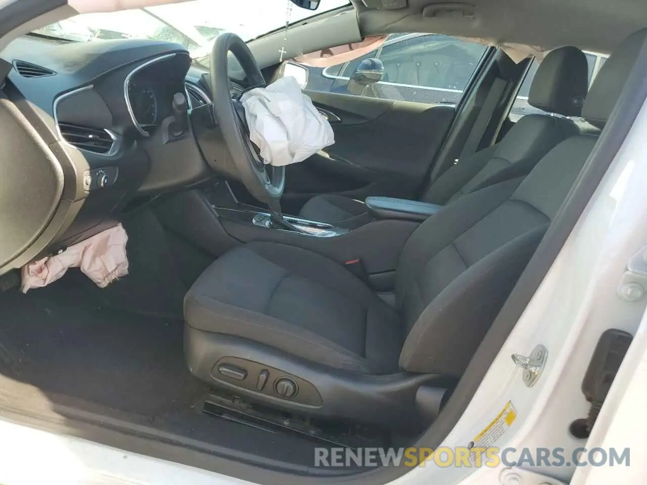 7 fotografías del automóvil dañado 1G1ZD5ST4LF049728 CHEVROLET MALIBU 2020