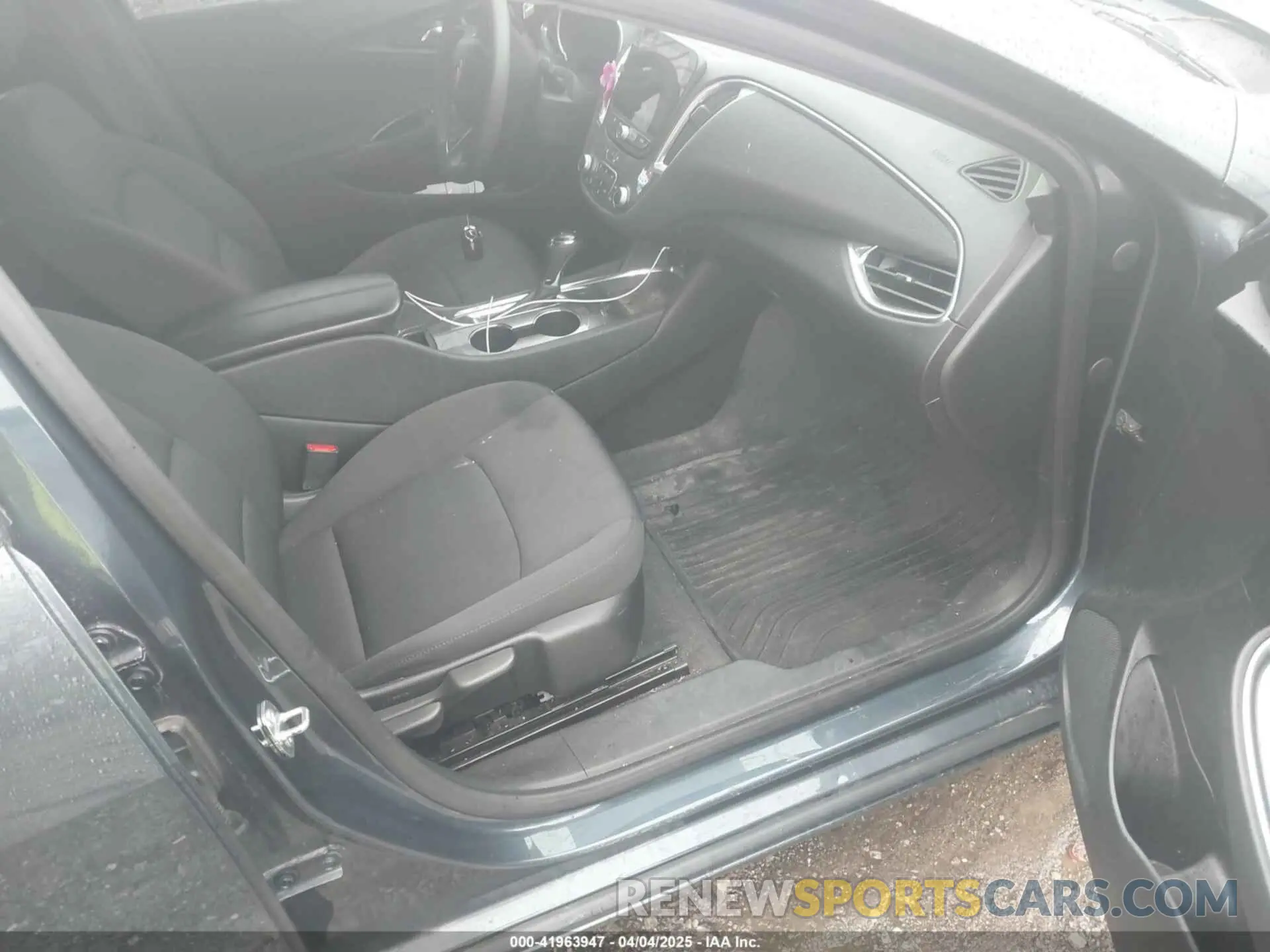 5 fotografías del automóvil dañado 1G1ZD5ST4LF083166 CHEVROLET MALIBU 2020
