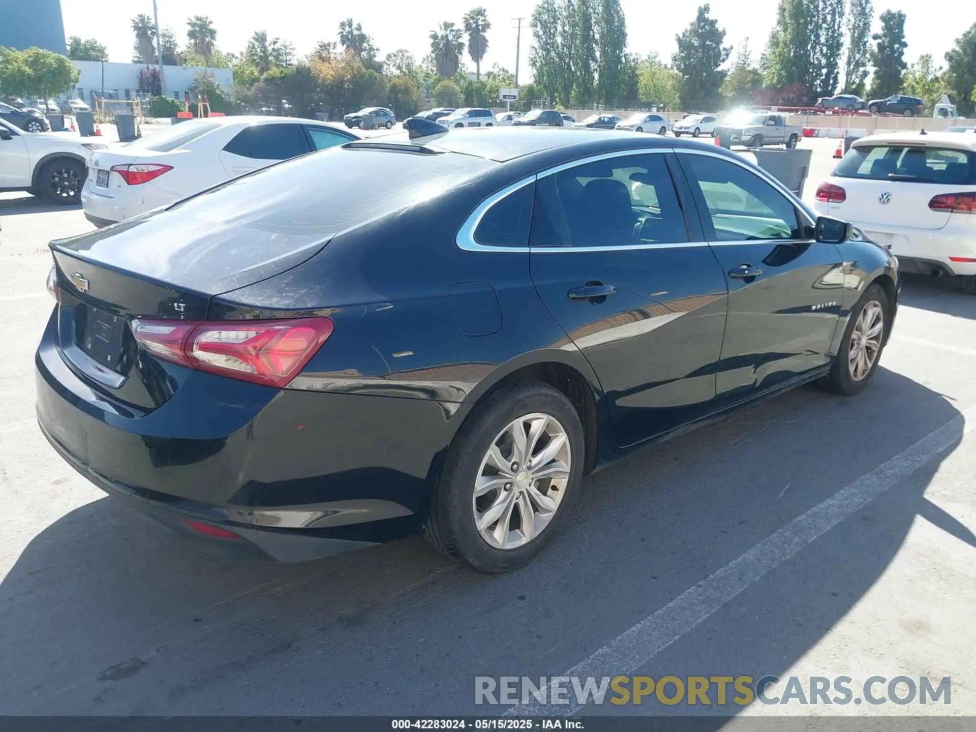 4 fotografías del automóvil dañado 1G1ZD5ST4LF103979 CHEVROLET MALIBU 2020
